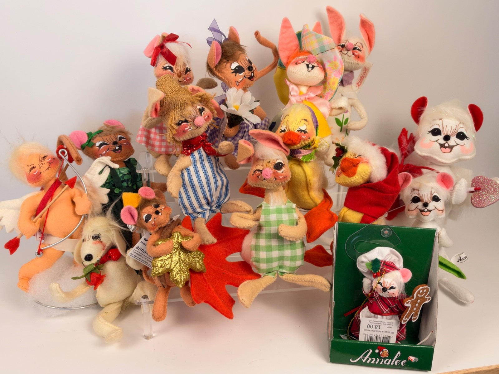 Lot of 15 Annalee Dolls Vtg Holiday Seasonal Mice Bunny Easter Christmas Fall Lot of 15 Annalee Dolls Vtg Holiday Seasonal Mice Bunny Easter Christmas Fall