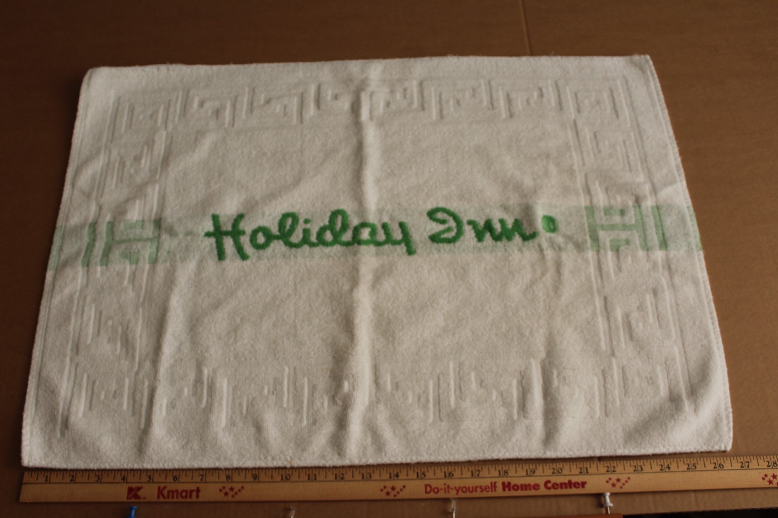 Vintage 1970's Holiday Inn bath mat. Vintage 1970's Holiday Inn bath mat.