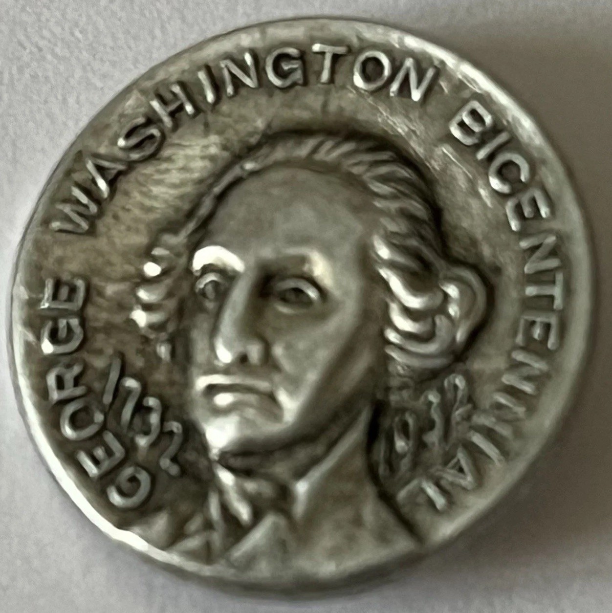 1932 GEORGE WASHINGTON BICENTENNIAL small pinback button JVA Newark, NJ