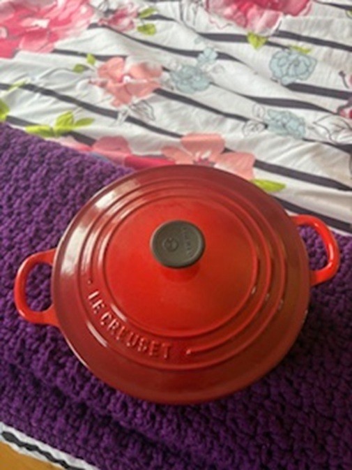 Vintage Le Creuset Round Dutch Oven 3.5 Qt / 22 cm Cerise Red Made in France Vintage Le Creuset Round Dutch Oven 3.5 Qt / 22 cm Cerise Red Made in France