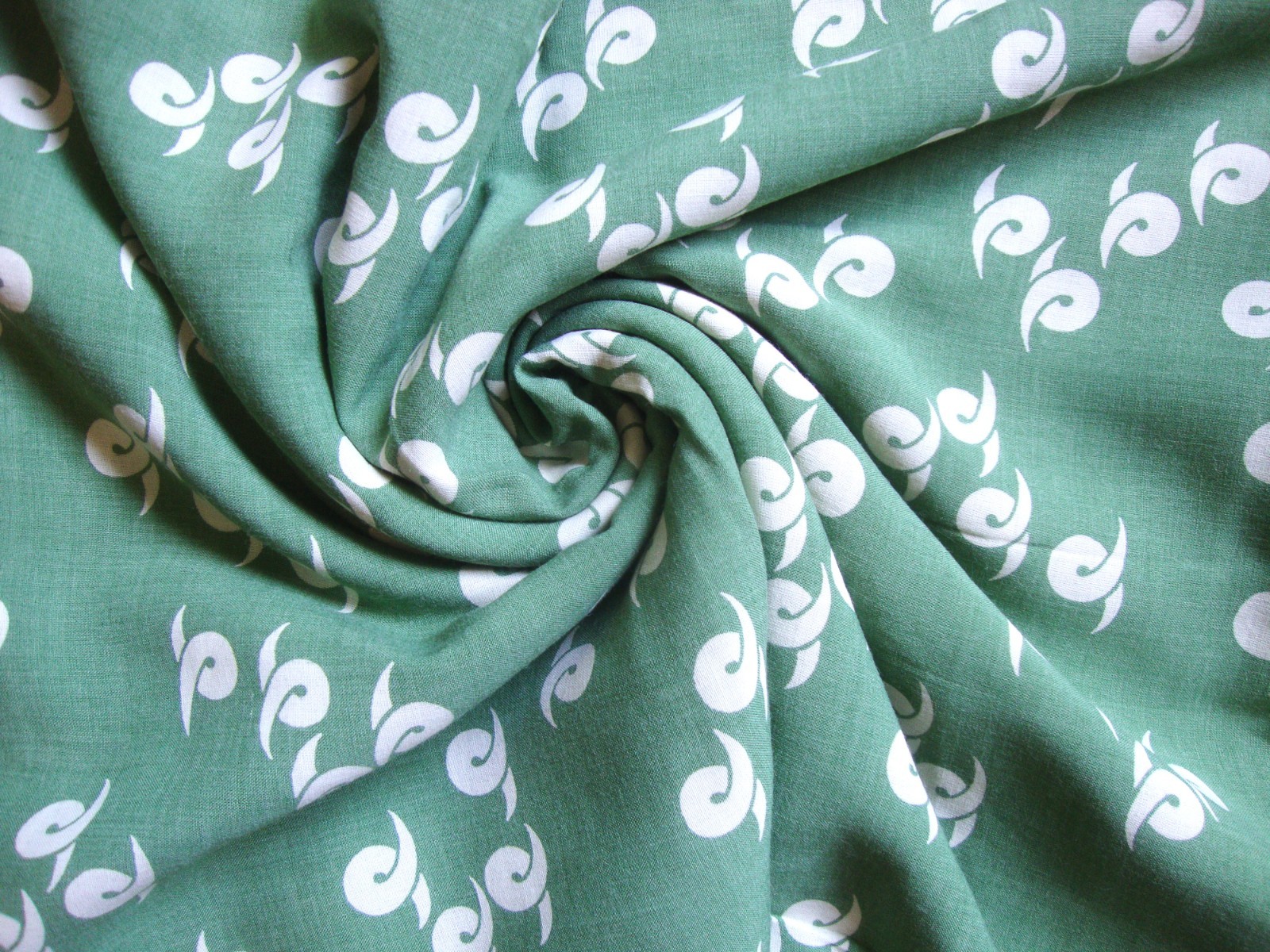 Vintage 1940's Art Deco Print Rayon Fabric Vintage 1940's Art Deco Print Rayon Fabric