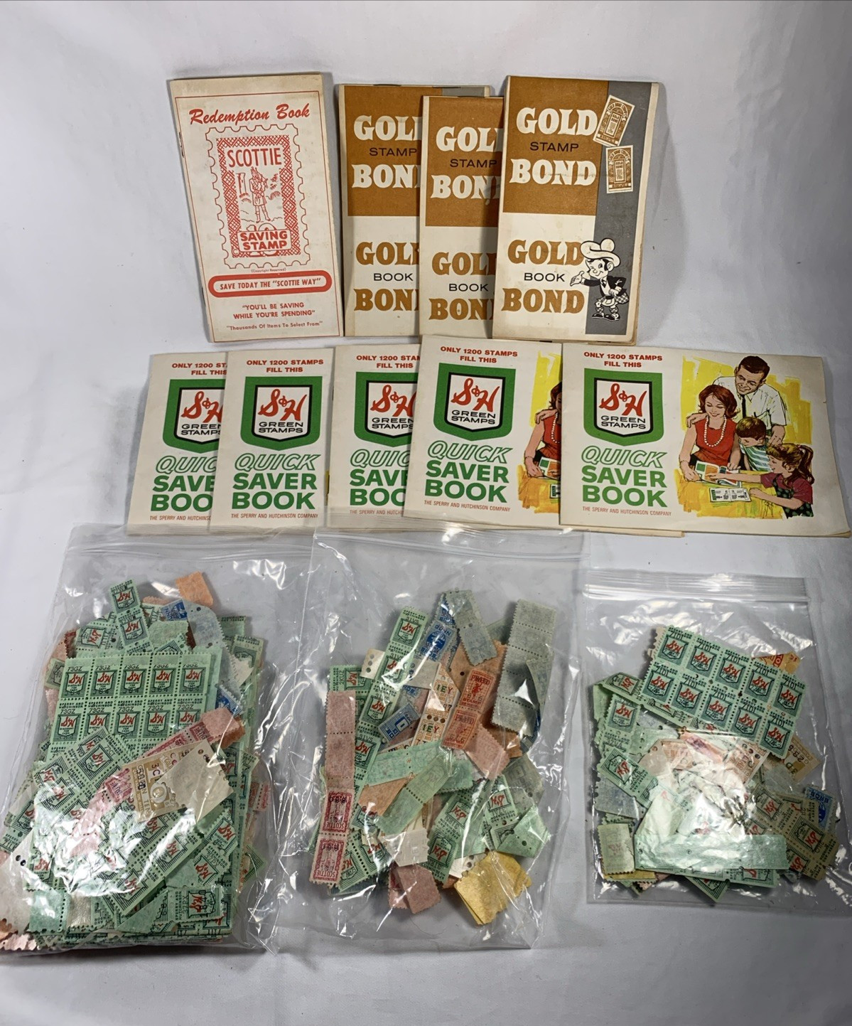 Vintage Large Lot Of S&H Green Stamps & Books 1970-80's (Estate Find) Vintage Large Lot Of S&H Green Stamps & Books 1970-80's (Estate Find)