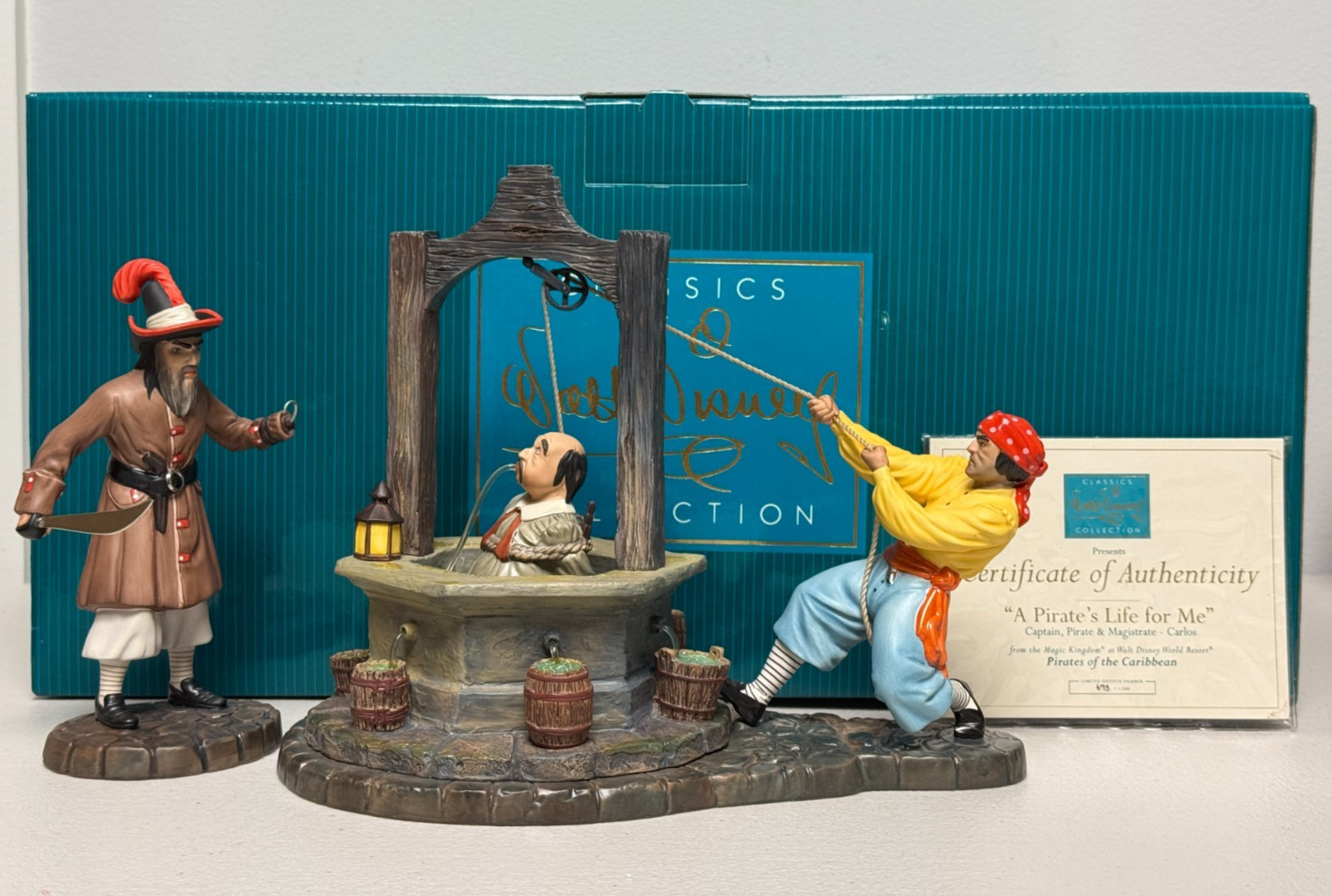 Disney WDCC Pirates Of The Caribbean "A Pirate's Life For Me" Figurine Disney WDCC Pirates Of The Caribbean "A Pirate's Life For Me" Figurine