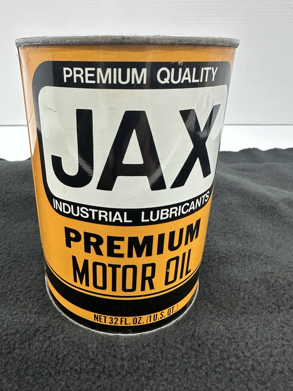 Vintage JAX Premium Motor Oil FULL SEALED 1 Qt Can Milwaukee Wisconsin Behnke Vintage JAX Premium Motor Oil FULL SEALED 1 Qt Can Milwaukee Wisconsin Behnke