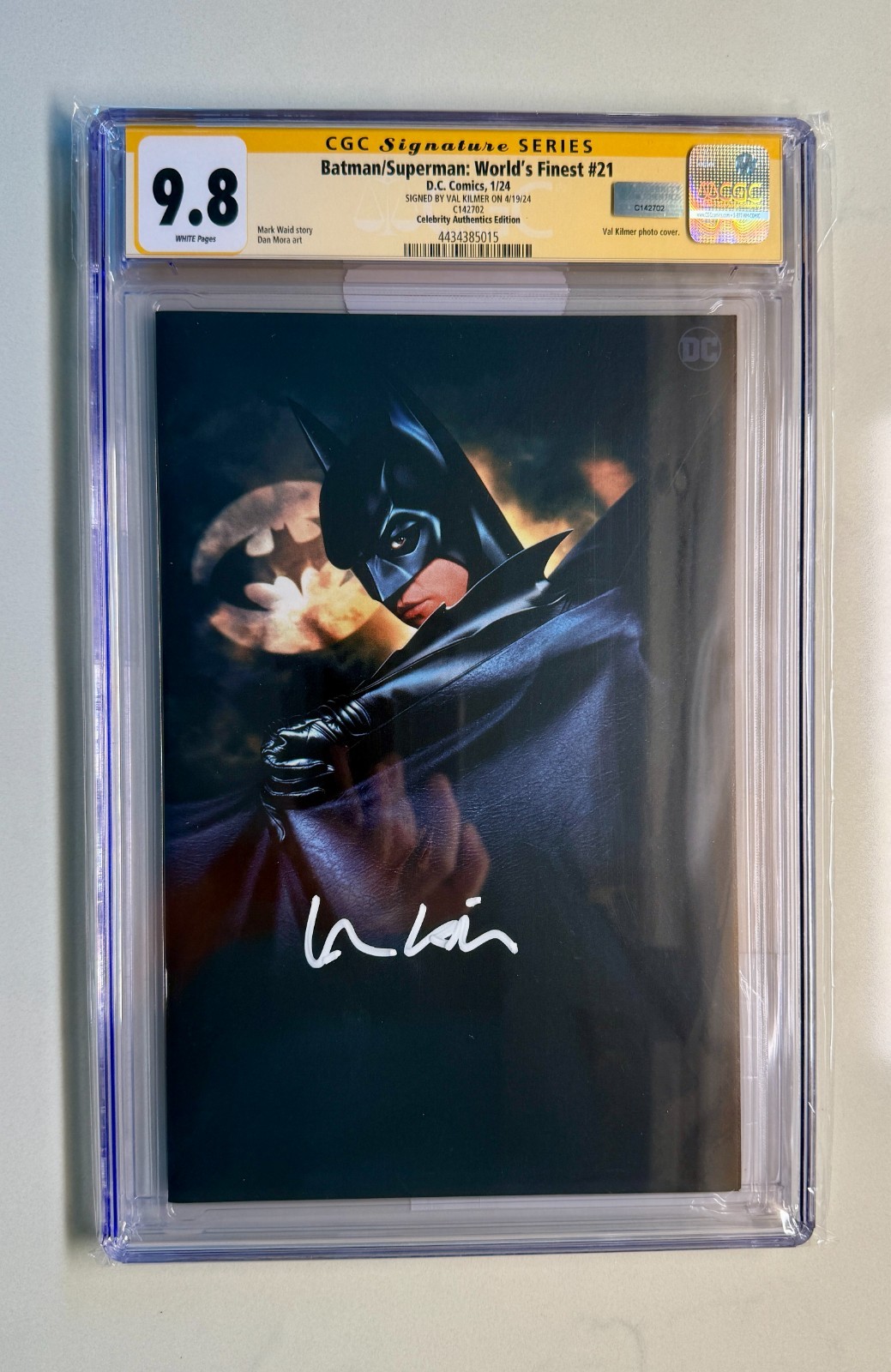 Batman Superman Worlds Finest 21 CGC 9.8 SS Signed Val Kilmer Auto Photo Cover