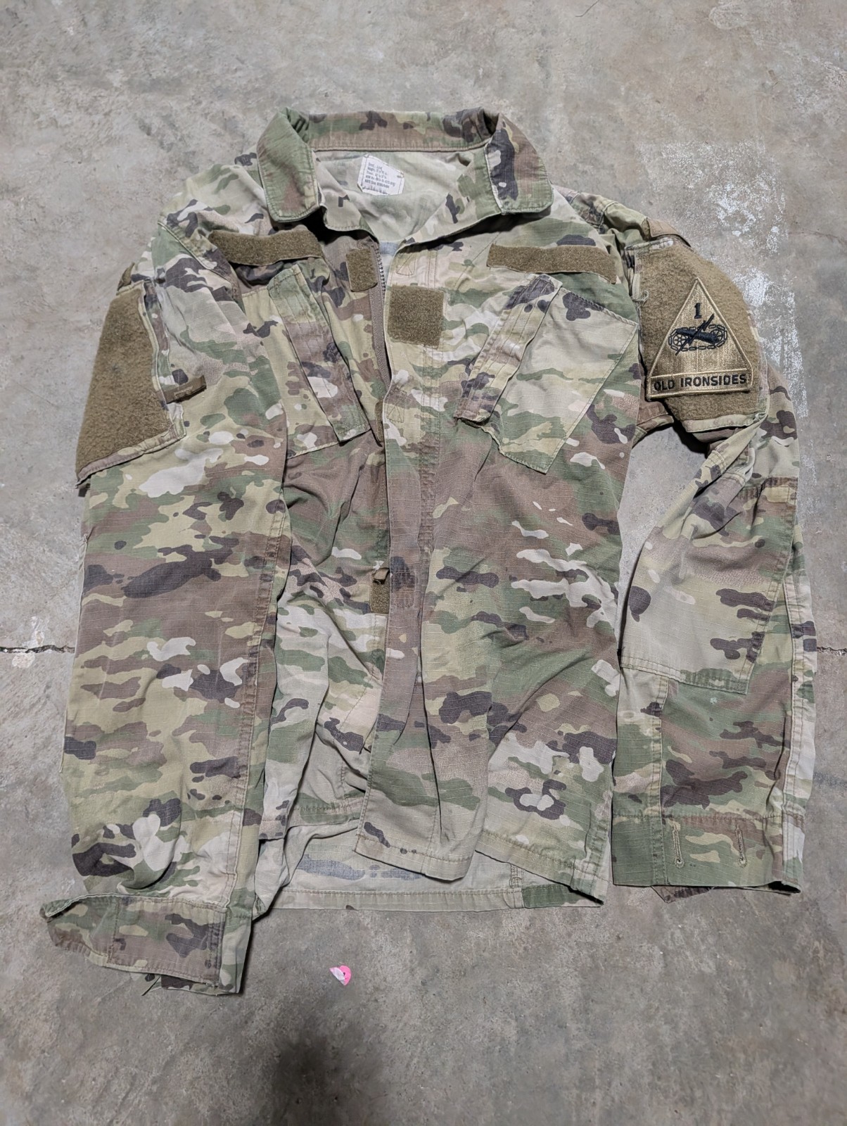 US Army OCP Scorpion Combat Uniform Coat Small Long w 1st Armored Division Patch US Army OCP Scorpion Combat Uniform Coat Small Long w 1st Armored Division Patch
