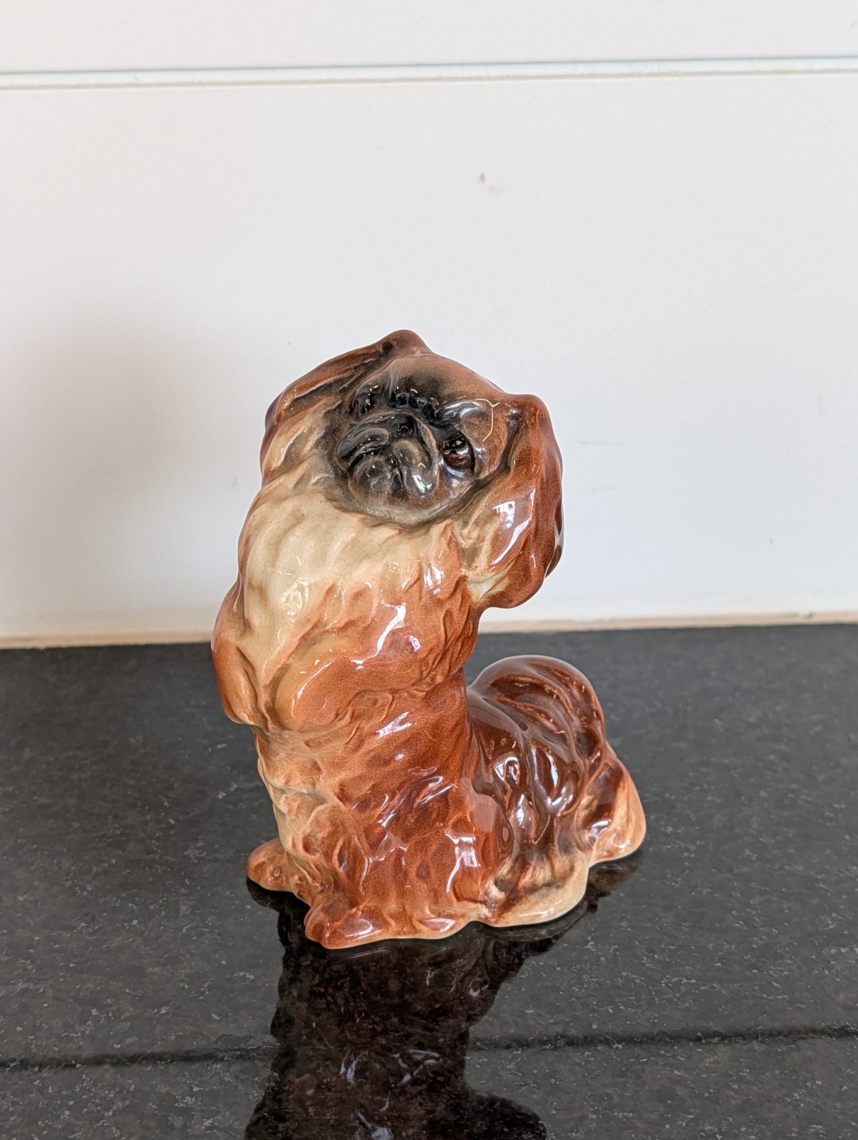Vintage Begging Pekinese 1059 Beswick Porcelain Figure Vintage Begging Pekinese 1059 Beswick Porcelain Figure