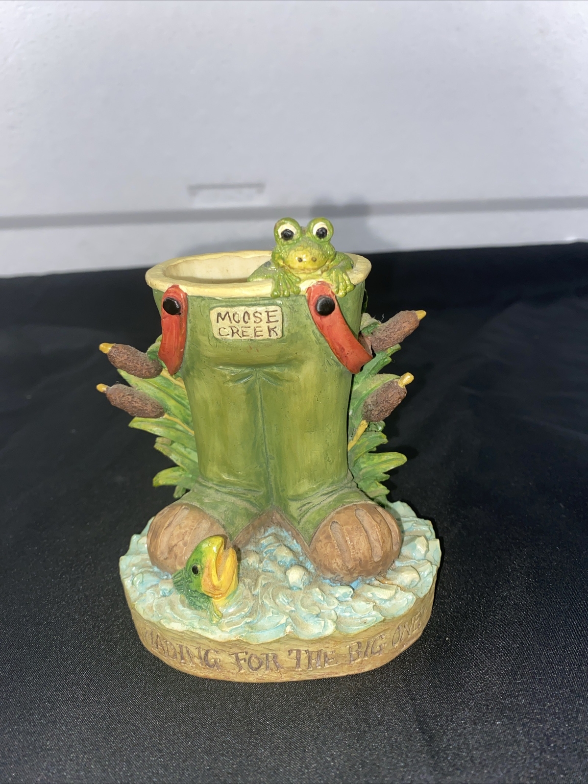 Vtg. Enesco Moose Creek Crossing Wading For The Big One W/Frog Planter