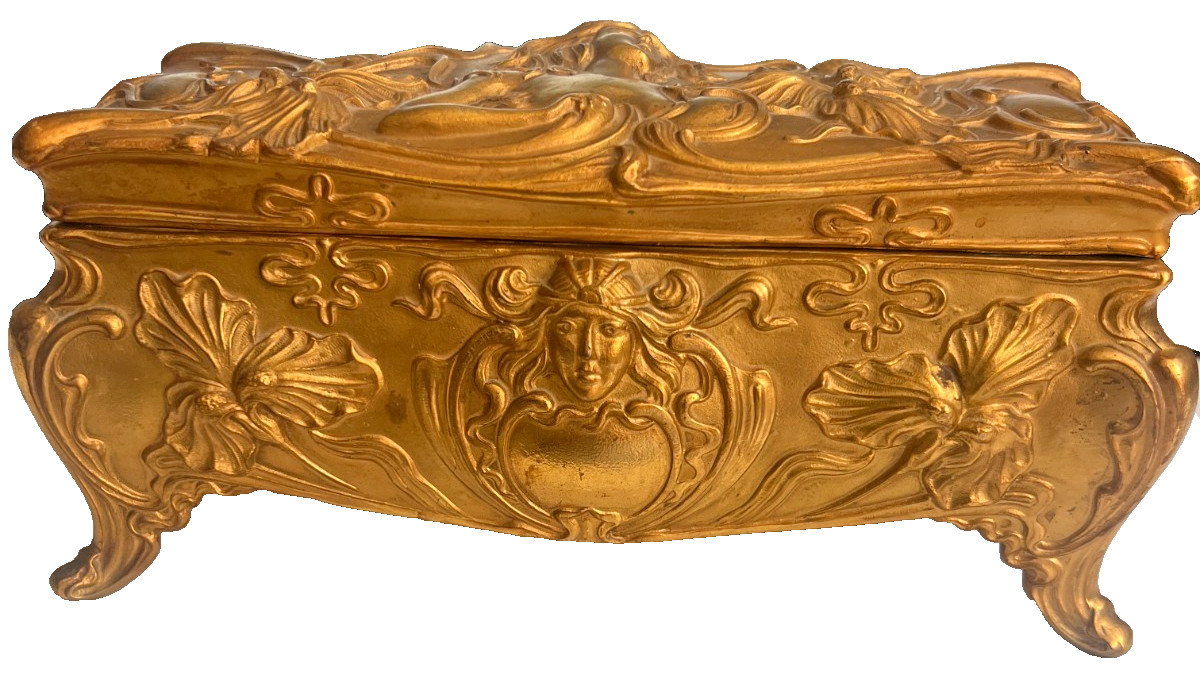 Antique Jennings Brothers JB 496 Art Nouveau Gilt Jewelry Casket Antique Jennings Brothers JB 496 Art Nouveau Gilt Jewelry Casket