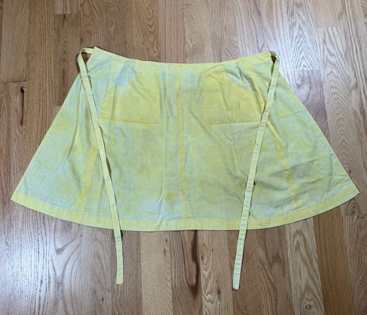 Rare Vintage 60s Abercrombie & Fitch Pocketed Yellow Apron Rare Vintage 60s Abercrombie & Fitch Pocketed Yellow Apron