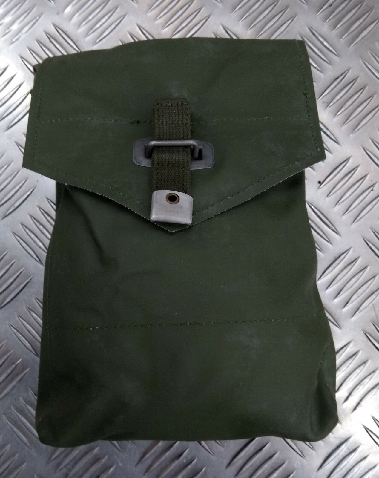 Genuine Vintage Swedish Green Vinyl PVC Side Utility Ammo Pouch Genuine Vintage Swedish Green Vinyl PVC Side Utility Ammo Pouch