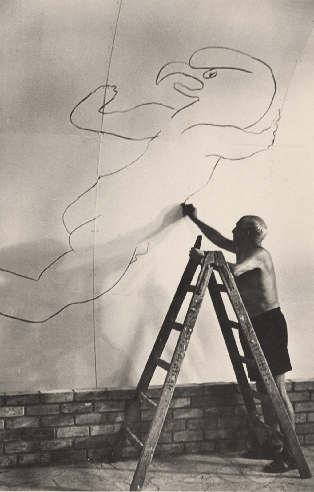 1953 Pablo Picasso Drawing Mural, Vallauris, France RPPC by Andre Villers 1953 Pablo Picasso Drawing Mural, Vallauris, France RPPC by Andre Villers