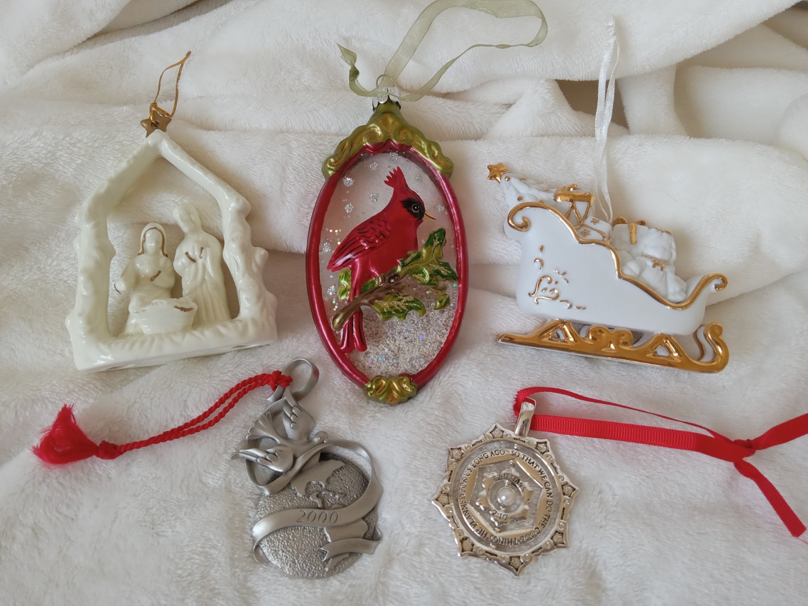 Vtg Christmas Ornaments Mixed Lot of 5 Avon, Creche, Porcelain Vtg Christmas Ornaments Mixed Lot of 5 Avon, Creche, Porcelain