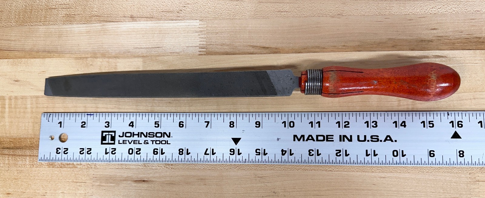 Vintage Simonds NUCUT File USA - No 4 Wooden Disston Handel, 16"