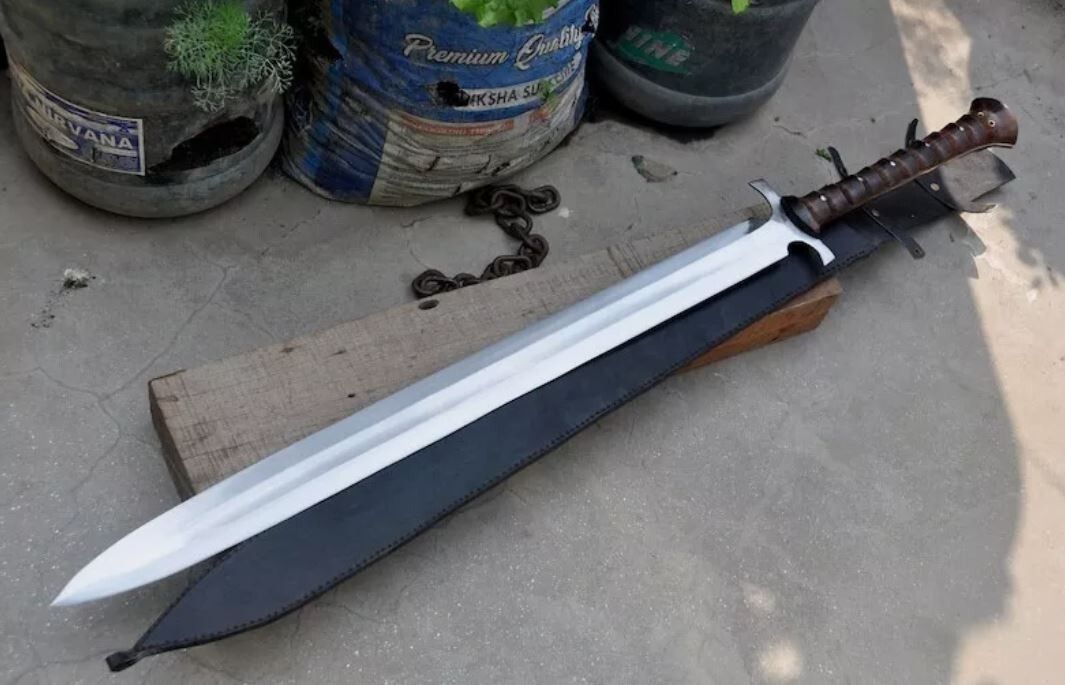 Custom Handmade 32-in Carbon Steel 1095 Hunting Gladius Sword with Sheath Custom Handmade 32-in Carbon Steel 1095 Hunting Gladius Sword with Sheath