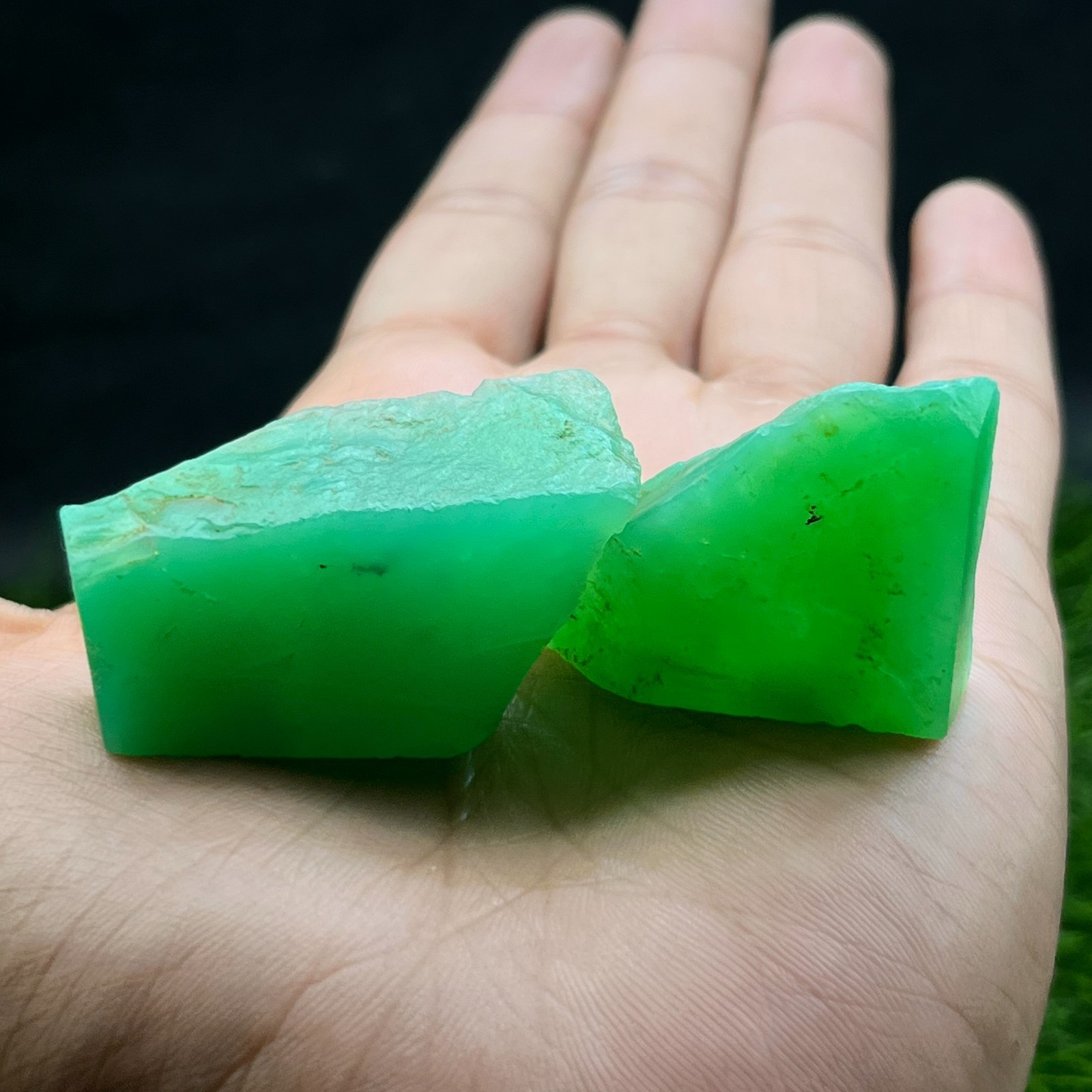 235 Cts Natural Big Green Chrysoprase Rough Specimen– 2 Pcs 235 Cts Natural Big Green Chrysoprase Rough Specimen– 2 Pcs
