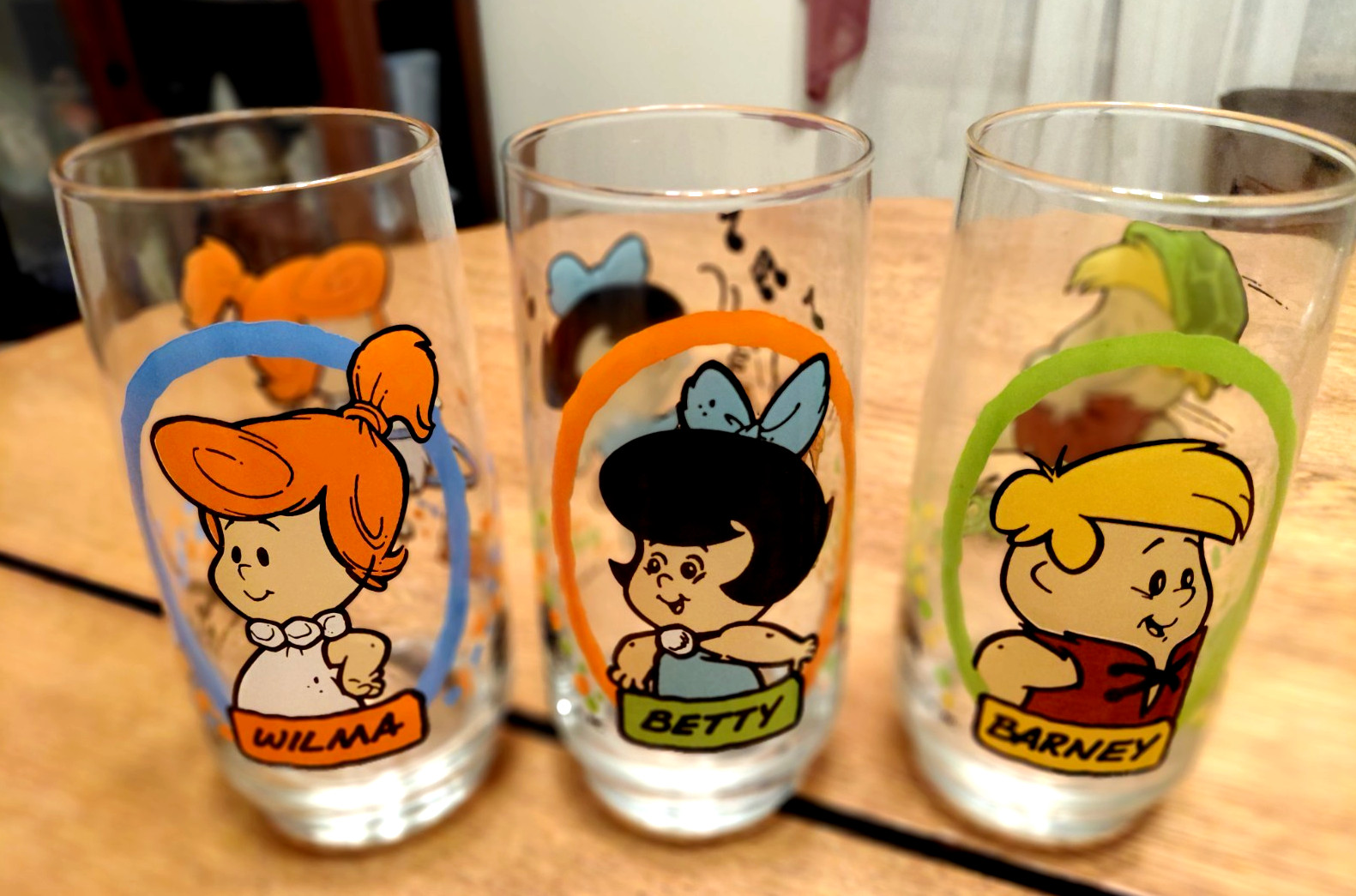 VINTAGE 1986 FLINTSTONE KIDS PIZZA HUT HANNA BARBERA 3 SET GLASSES WILMA BARNEY VINTAGE 1986 FLINTSTONE KIDS PIZZA HUT HANNA BARBERA 3 SET GLASSES WILMA BARNEY