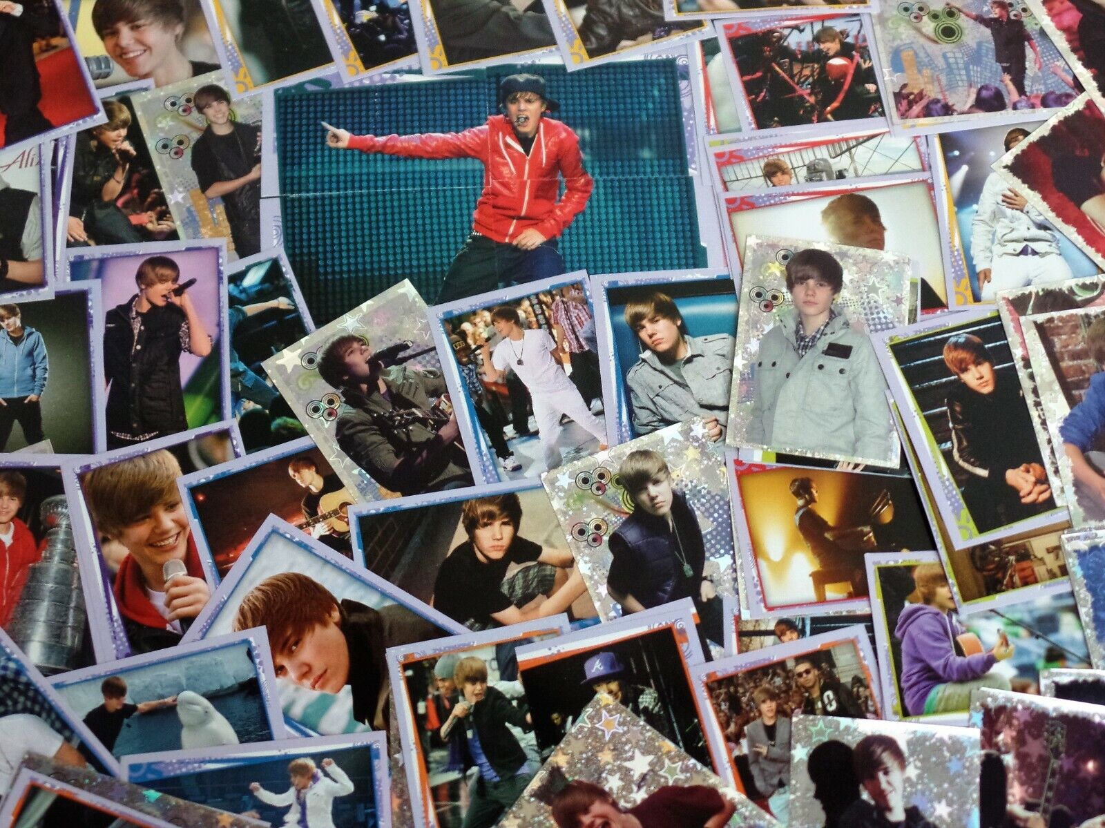 Justin Bieber 150 Special Cards Plus 30 Big Photocards Packs (4 photos each one)