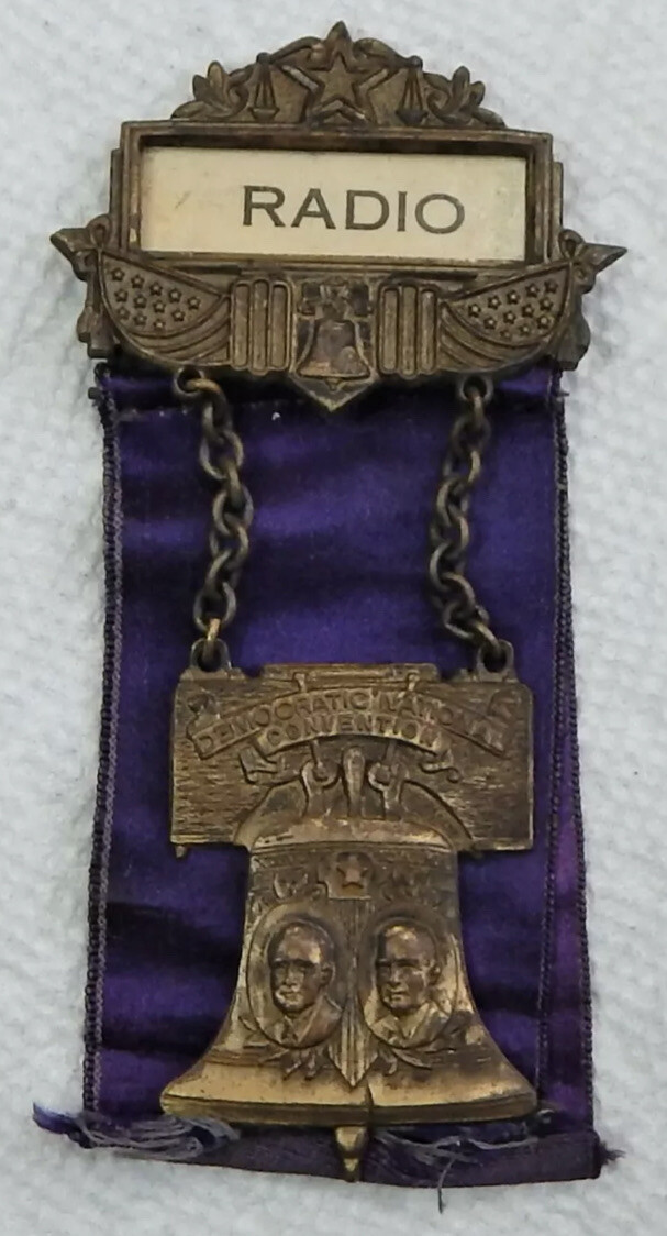 1936 FRANKLIN D ROOSEVELT DEMOCRATIC NATIONAL CONVENTION VINTAGE RADIO BADGEđ„ 1936 FRANKLIN D ROOSEVELT DEMOCRATIC NATIONAL CONVENTION VINTAGE RADIO BADGEđ„