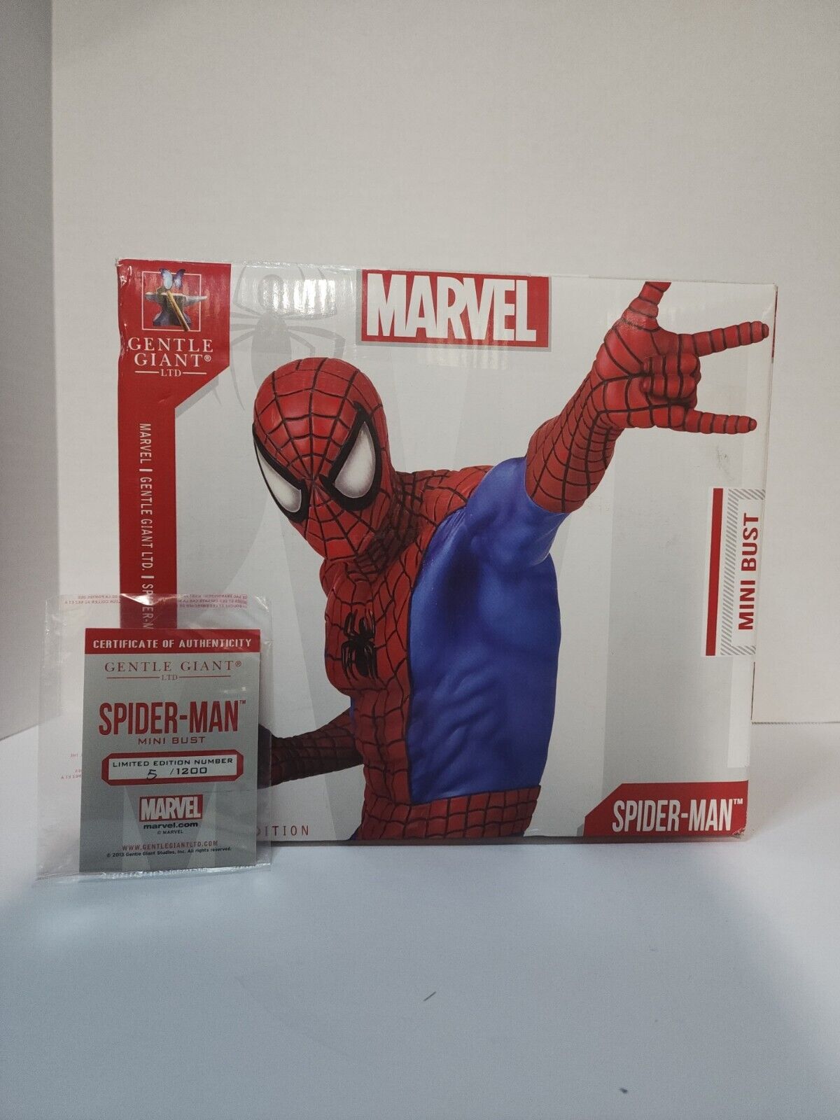 Gentle Giant Spider-Man Mini Bust 5/1200 Classic Red and Blue Suit NEW SEALED