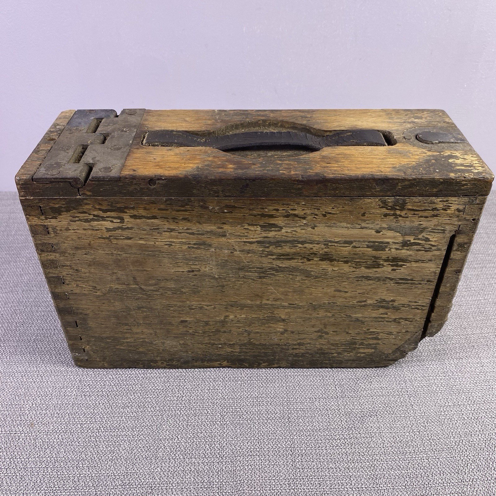 Antique WWI WWII M1917 Browning Machine Gun Wooden Dovetailed Wood Ammo Box Antique WWI WWII M1917 Browning Machine Gun Wooden Dovetailed Wood Ammo Box
