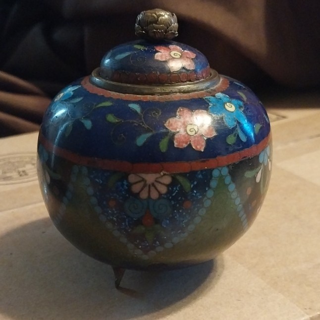 ANTIQUE JAPANESE  MEIJI CLOISONNE KORO LIDDED INCENSE BURNER ADVENTUINE ENAMEL 