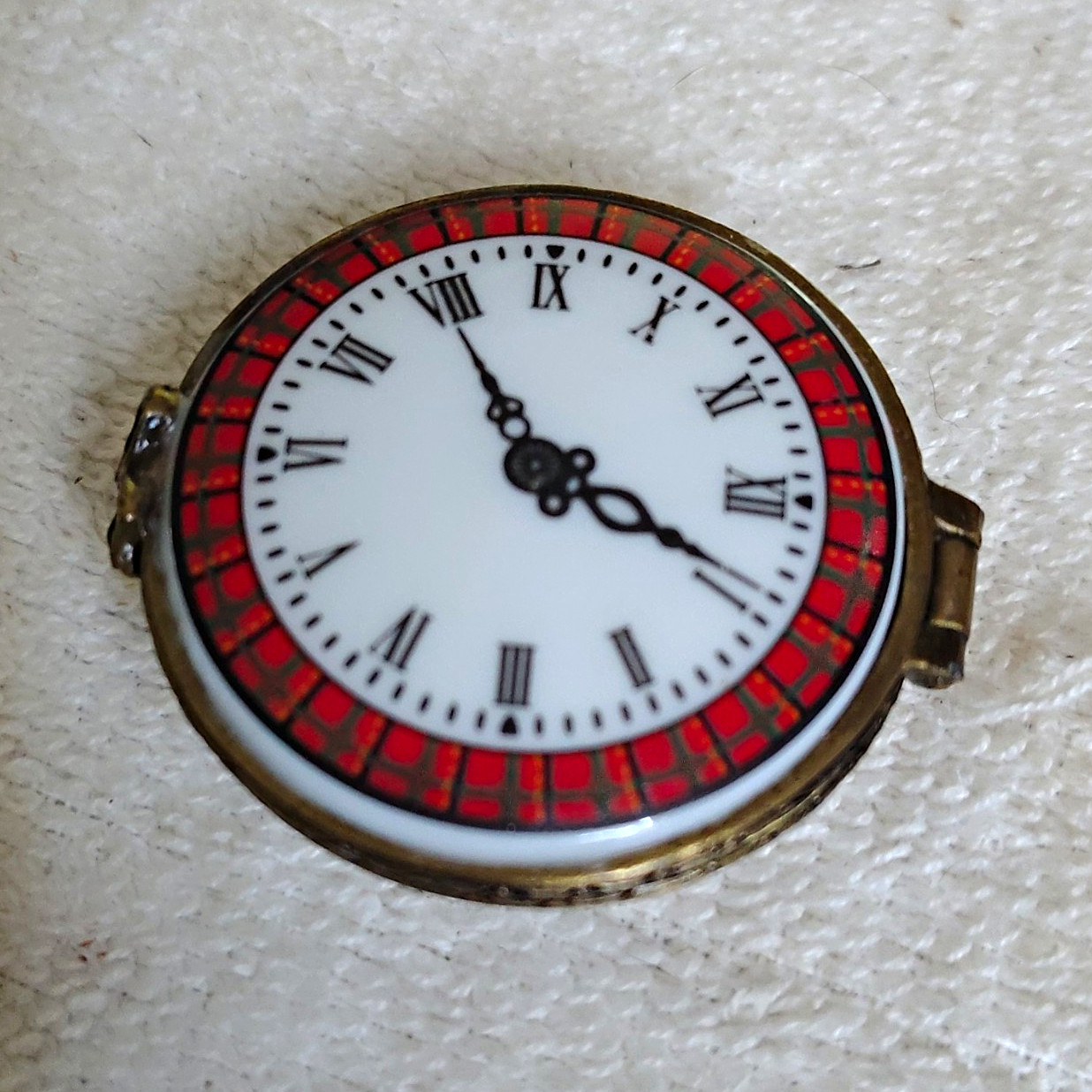 Midwest of Cannon Falls Porcelain Hinged Trinket Box, Clock Face Design Midwest of Cannon Falls Porcelain Hinged Trinket Box, Clock Face Design