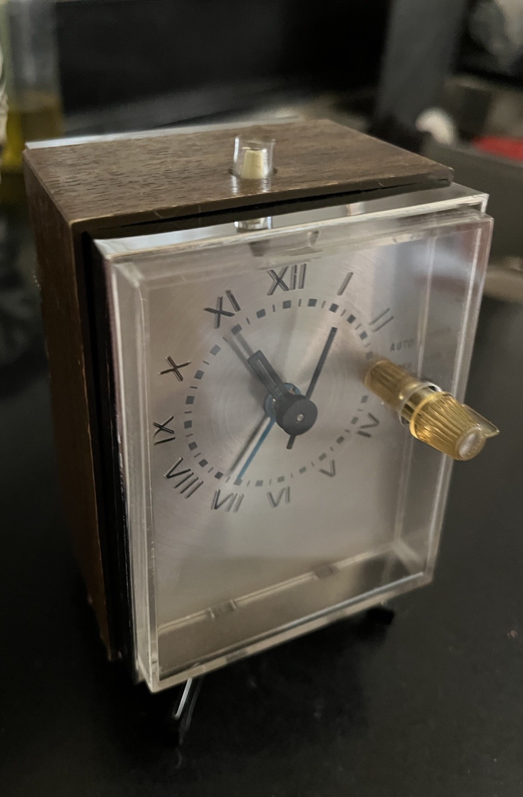 VTG 1968 Zenith The Aristocrat Y-280A Swivel Clock Transistor Radio NO CORROSION VTG 1968 Zenith The Aristocrat Y-280A Swivel Clock Transistor Radio NO CORROSION