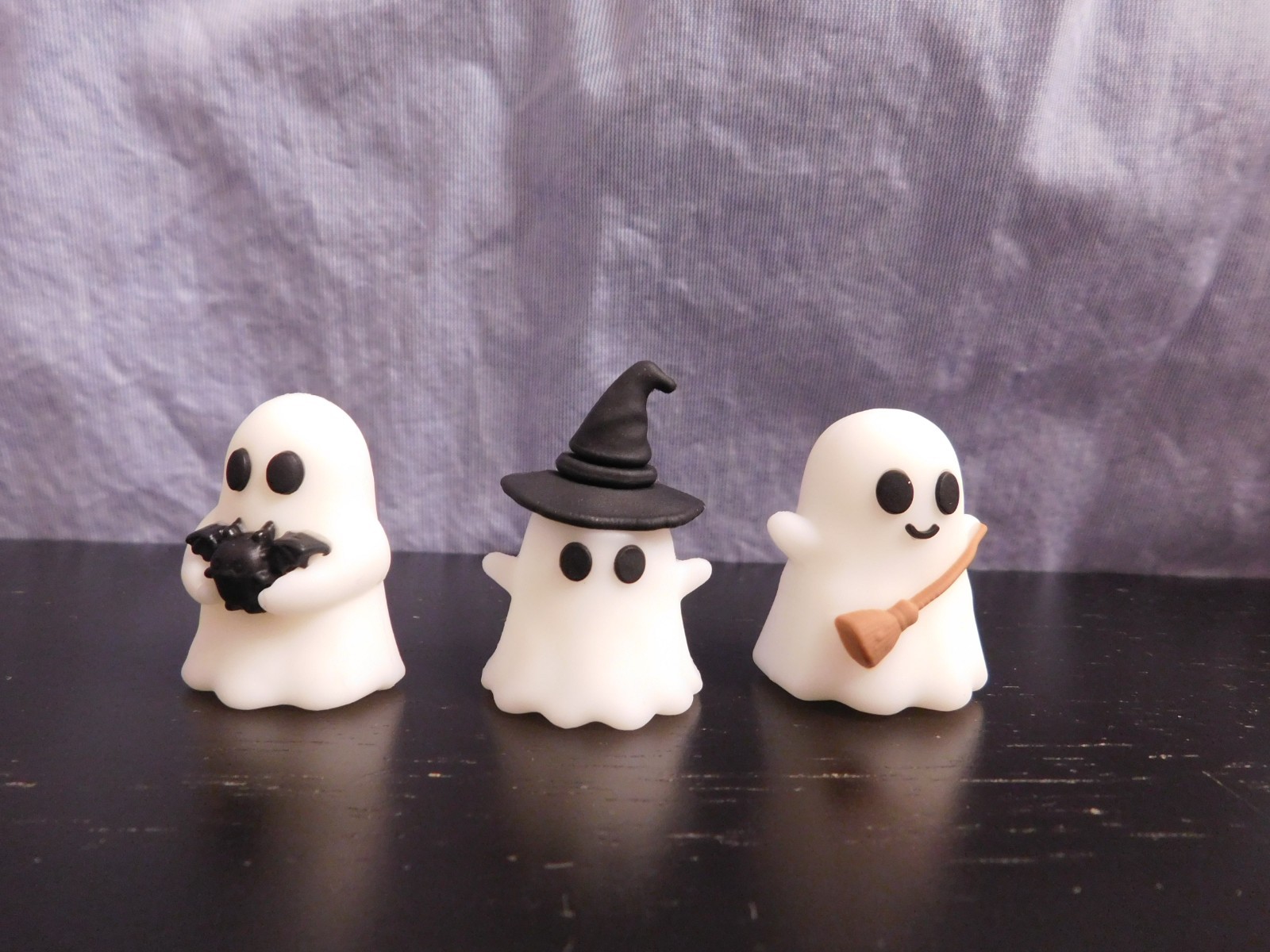 Cute Ghost Trio  _ 1.3" Glow-in-the-dark Figurines -NEW-