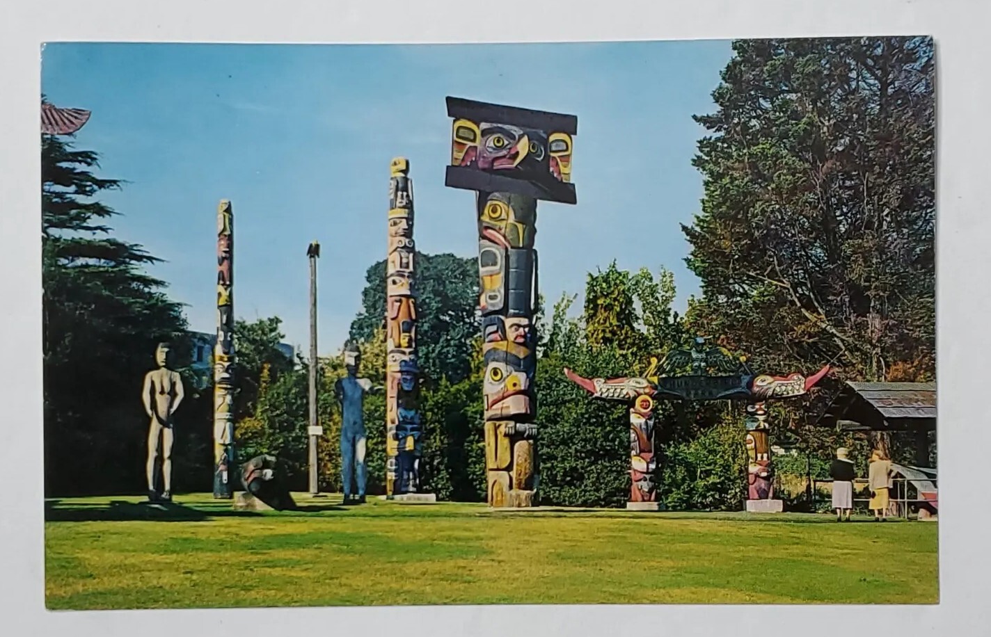 Postcard VICTORIA BC British Columbia CANADA Indian Totem Poles Thunderbird Park