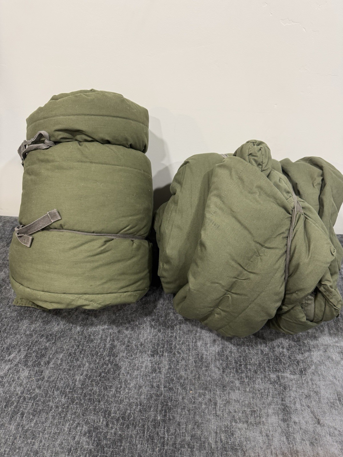 US Army Intermediate Cold Weather Sleeping Bag w Sleeping Hood 2 Pack Lot