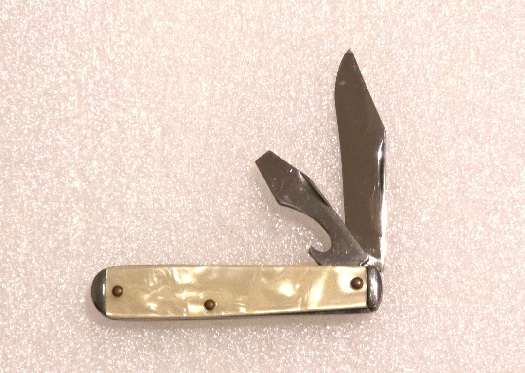 *NEW VTG CAMILLUS CAMCO USA Faux Mother of Pearl FOLDING POCKET KNIFE Equal End *NEW VTG CAMILLUS CAMCO USA Faux Mother of Pearl FOLDING POCKET KNIFE Equal End