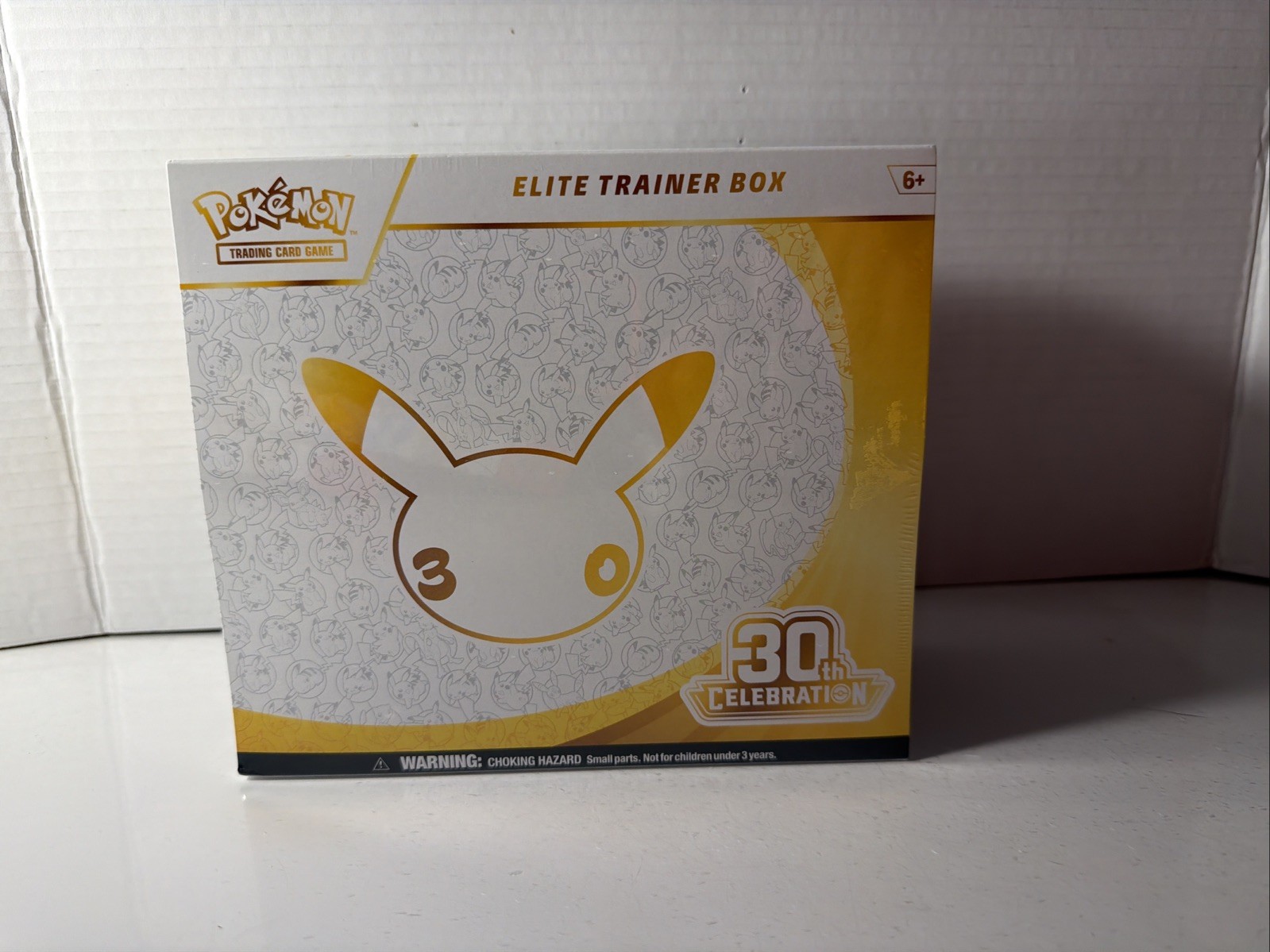 Élite Trainer Box 30th Anniversary Pokemon Card Game-NEW SEALED-READY TO SHIP Élite Trainer Box 30th Anniversary Pokemon Card Game-NEW SEALED-READY TO SHIP