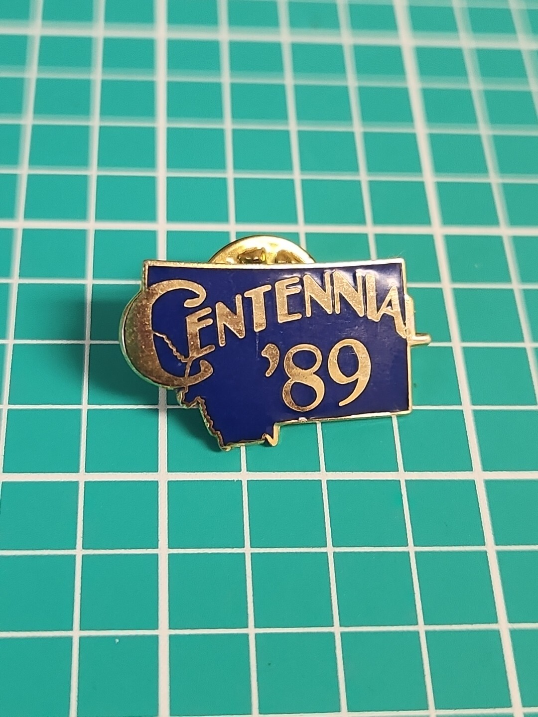 Vtg 1989 Montana Centennial 100 Years Gold Tone Lapel Pin Vtg 1989 Montana Centennial 100 Years Gold Tone Lapel Pin