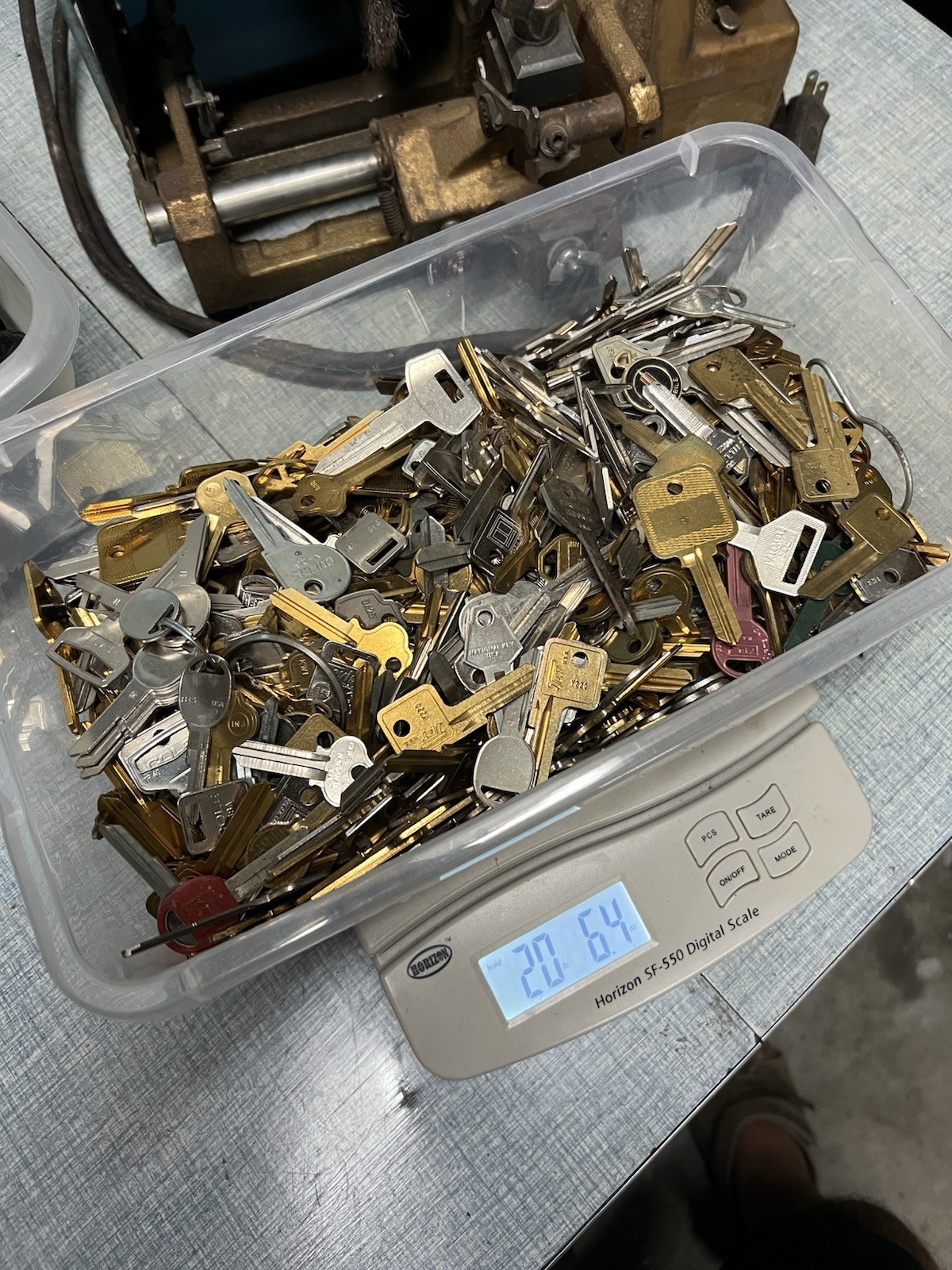 Very Nice 20lbLot Of Vintage Uncut, Unsearched Keys Very Nice 20lbLot Of Vintage Uncut, Unsearched Keys