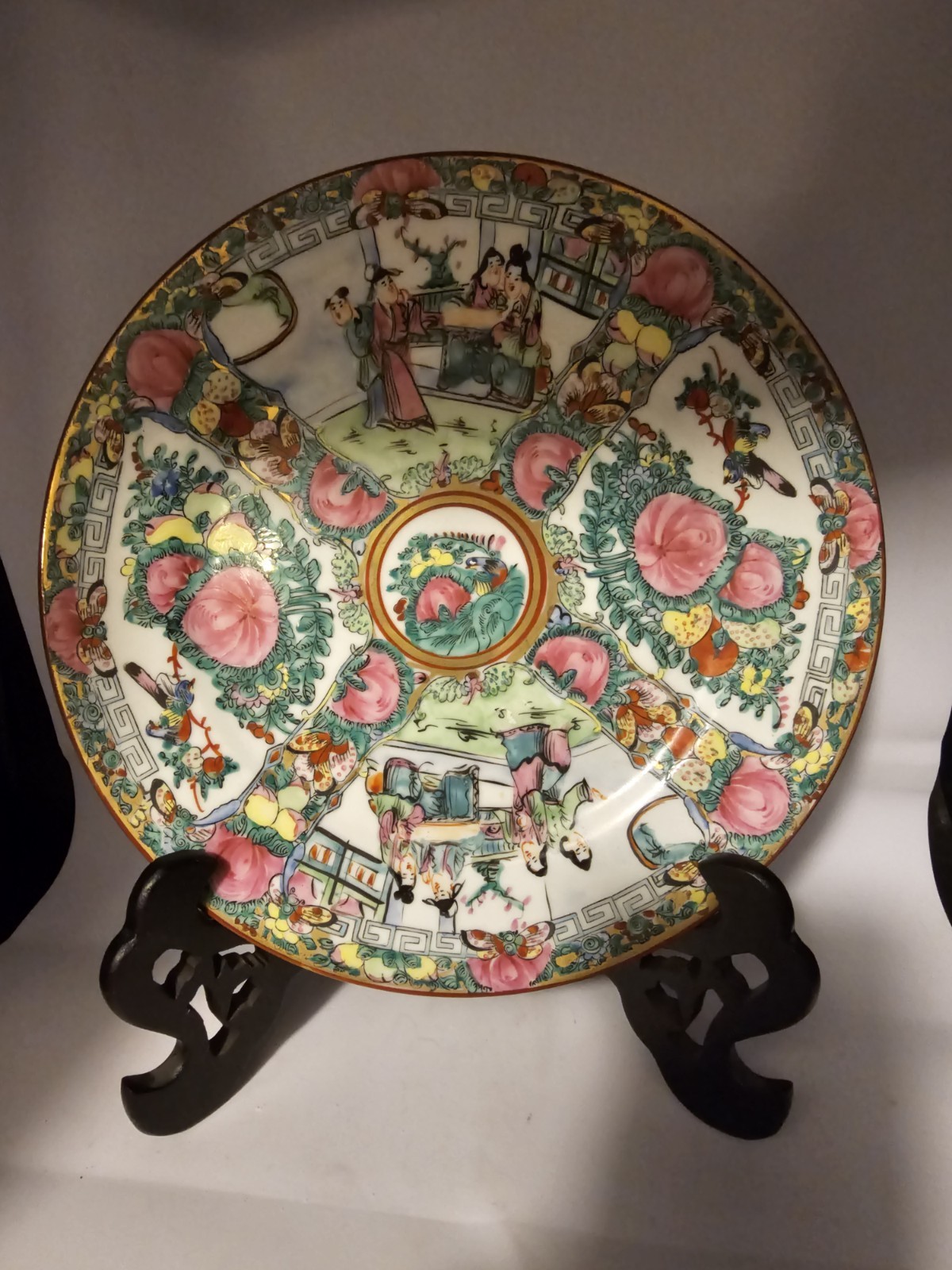 Antique 19th century Japanese/Chinese Rose Medallion Plate, Floral Design 10" Antique 19th century Japanese/Chinese Rose Medallion Plate, Floral Design 10"