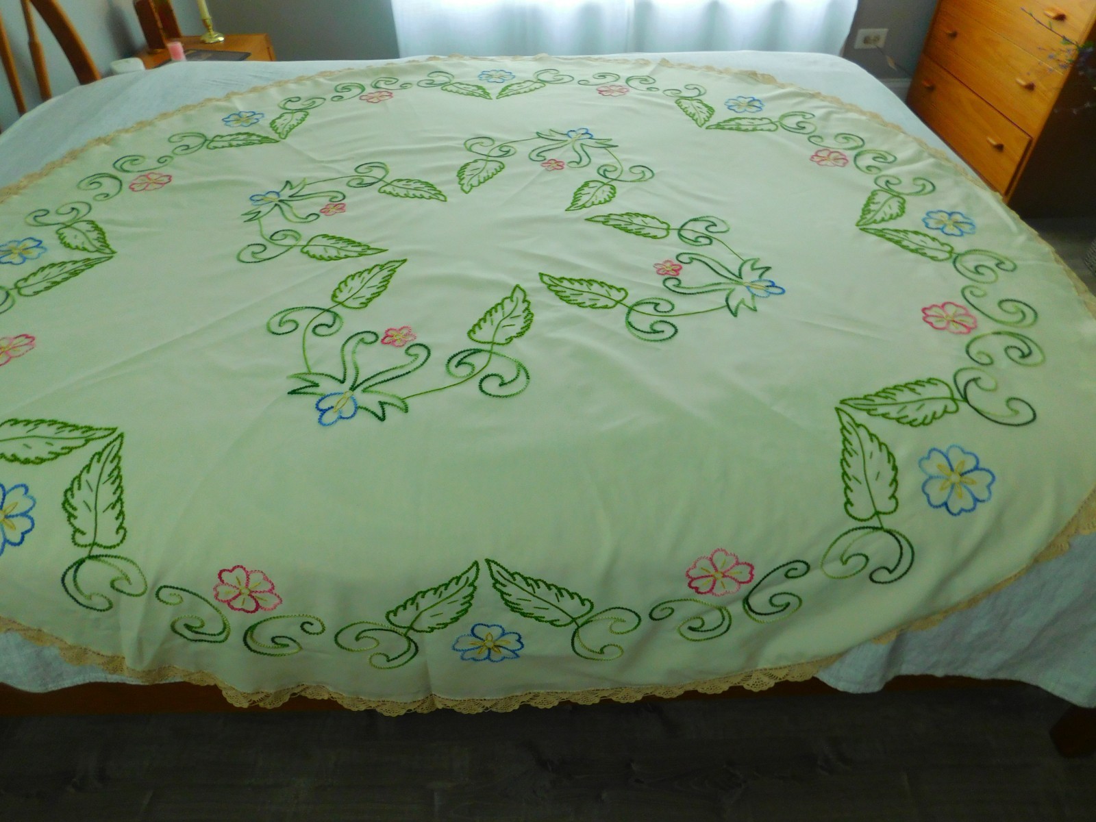 Vintage Handcrafted Greek Round Tablecloth Vintage Handcrafted Greek Round Tablecloth