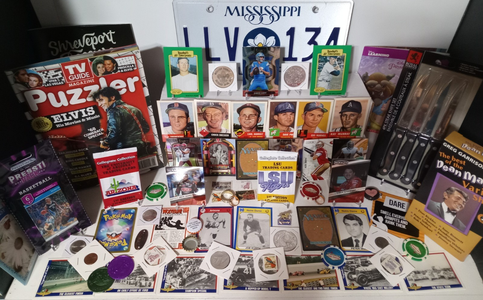 Huge Mixed Lot Lot of Sports & Non Sports Cards Plus Misc Collectibles #P1007 Huge Mixed Lot Lot of Sports & Non Sports Cards Plus Misc Collectibles #P1007