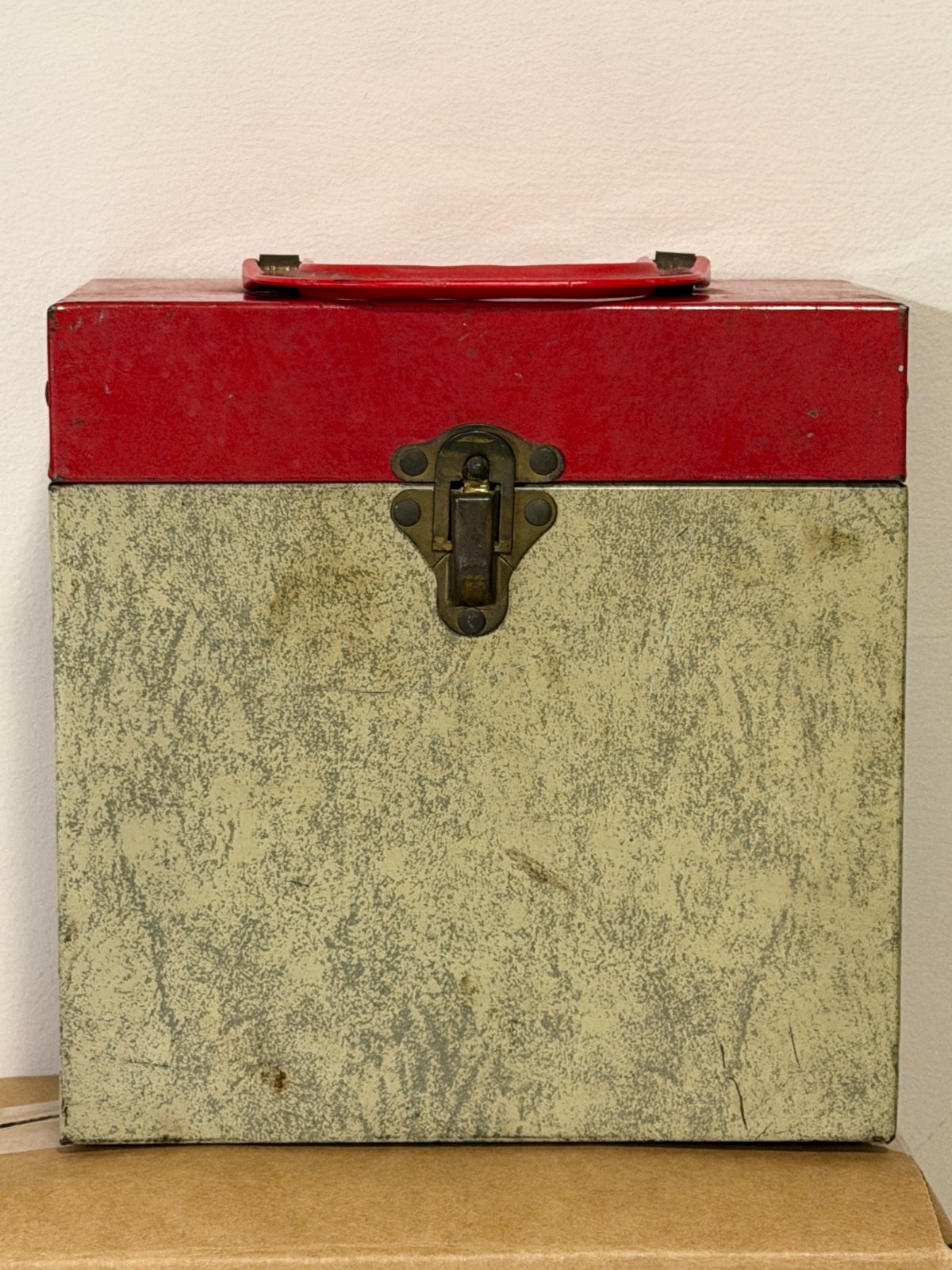 Vintage 45rpm Record Tote Steel Metal Box - 7.25" W x 3.75" D x 7.5" H - 2 Tone Vintage 45rpm Record Tote Steel Metal Box - 7.25" W x 3.75" D x 7.5" H - 2 Tone