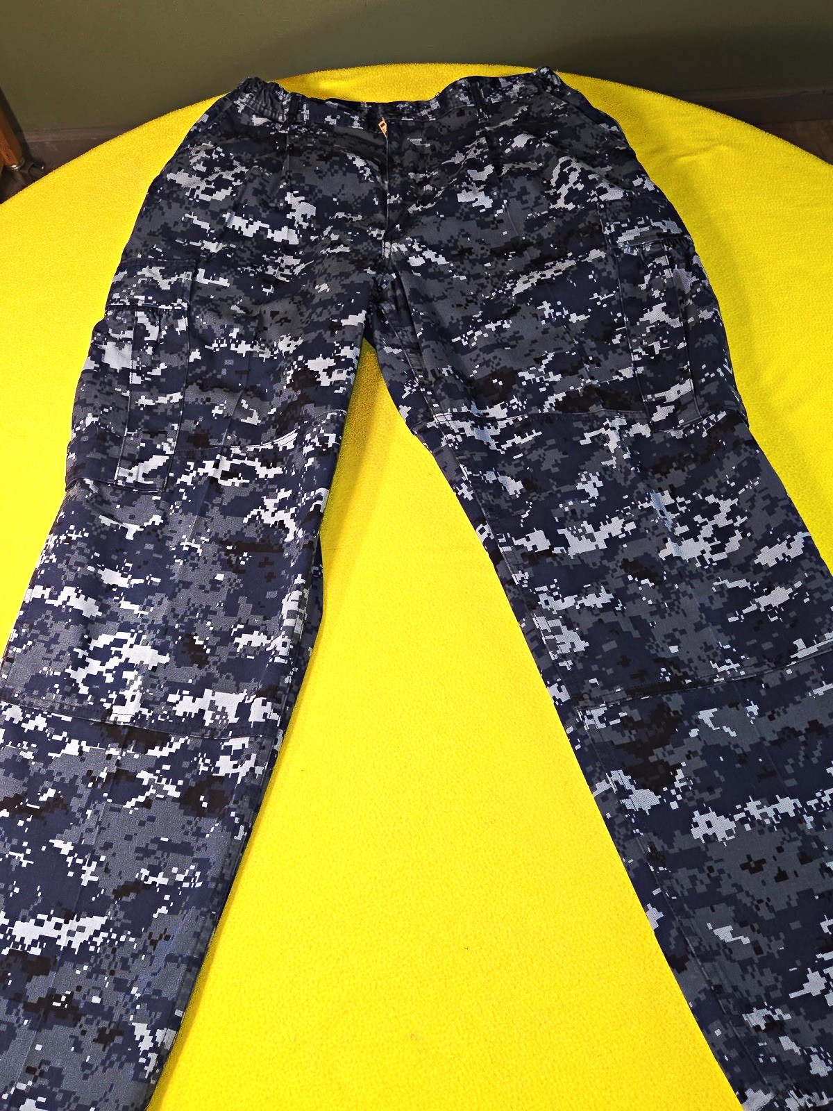 US Navy NWU Type I Blue Digital Camo cargo pants trousers Medium-Short 29x29.5 US Navy NWU Type I Blue Digital Camo cargo pants trousers Medium-Short 29x29.5