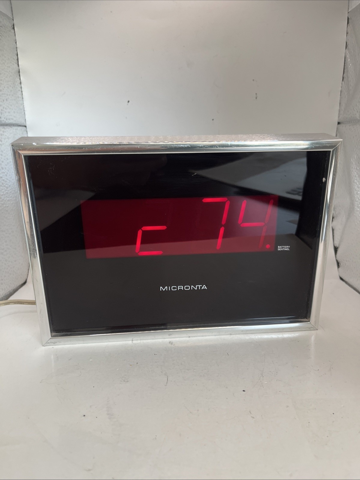 Vintage MICRONTA RED LED WALL / DESK CLOCK 12/24hr Tandy Corp 63-805 - WORKING Vintage MICRONTA RED LED WALL / DESK CLOCK 12/24hr Tandy Corp 63-805 - WORKING