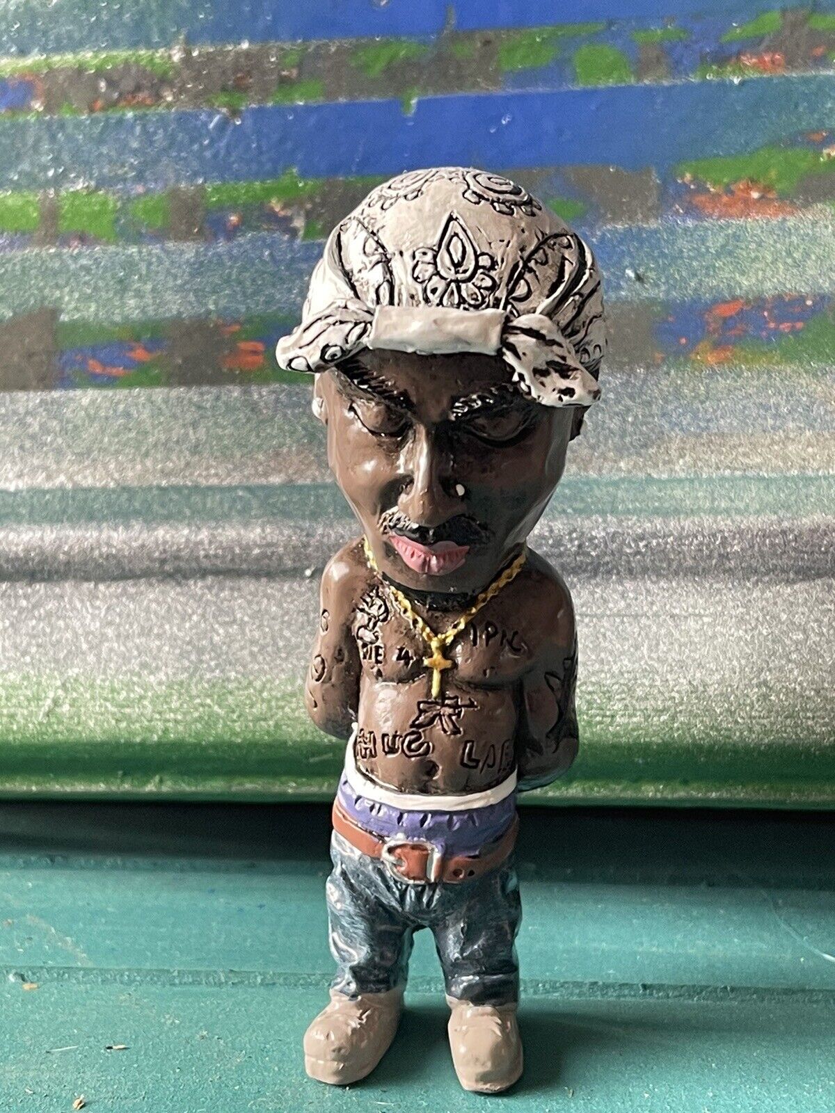 Hip-hop Legendary Tupac Resin Gangster Rapper Figurine with stage and backdrop