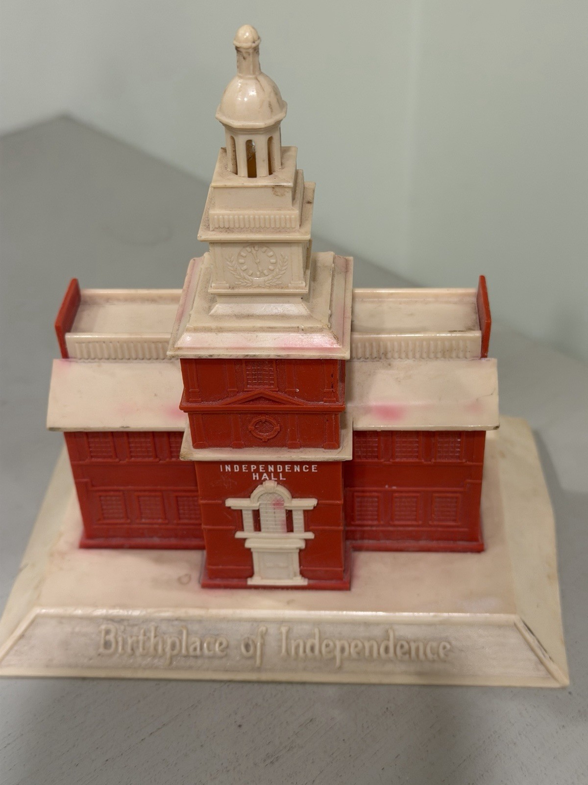 Vintage US Bank Independence Hall Cradle of Liberty Plastic 5 1/2 x 5 x3”