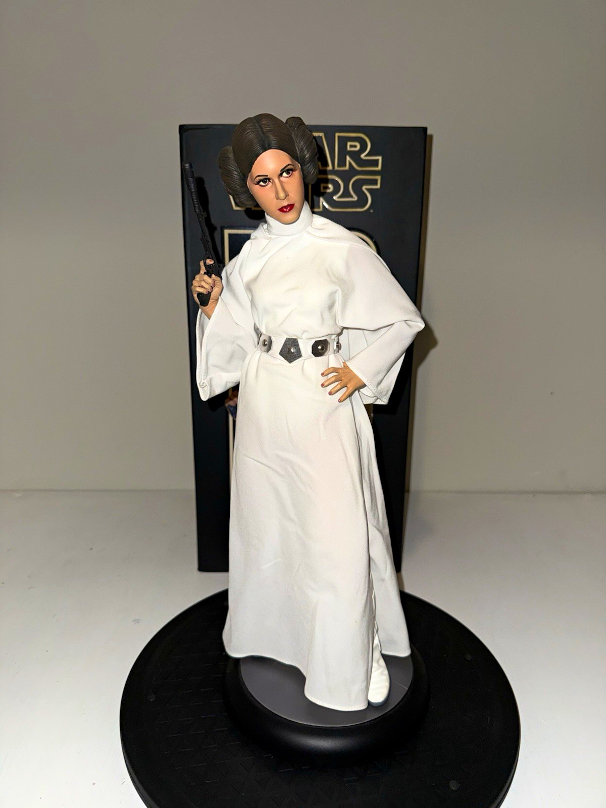 Sideshow Collectibles Princess Leia Premium Format 1:4 Star Wars Figure 2006 Sideshow Collectibles Princess Leia Premium Format 1:4 Star Wars Figure 2006