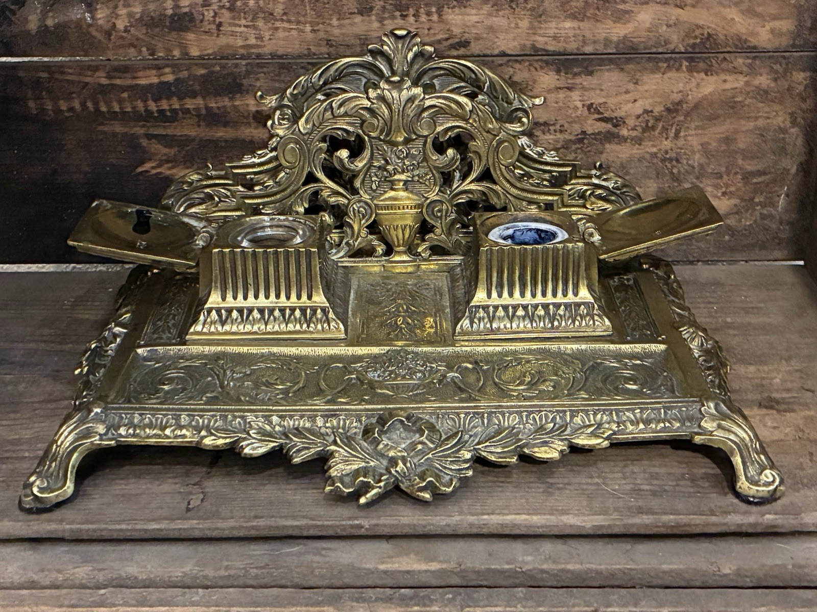 Antique French Brass Double Inkwell Desk Set Victorian Rococo D.L. Déposé No. 28 Antique French Brass Double Inkwell Desk Set Victorian Rococo D.L. Déposé No. 28