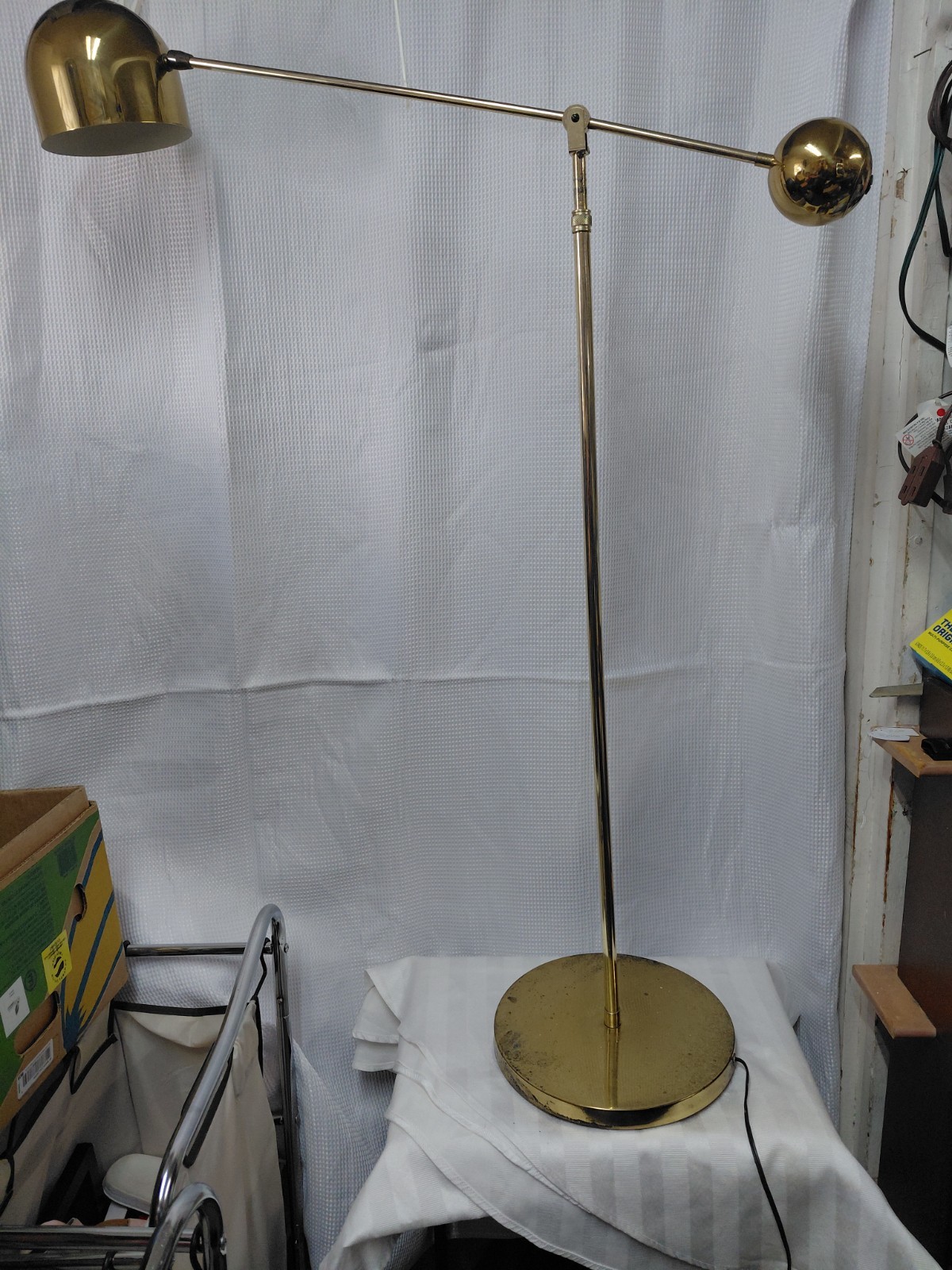 Mid-Century 1970s Goffredo Reggiani Brass Counterbalance Boom Floor Lamp Mid-Century 1970s Goffredo Reggiani Brass Counterbalance Boom Floor Lamp