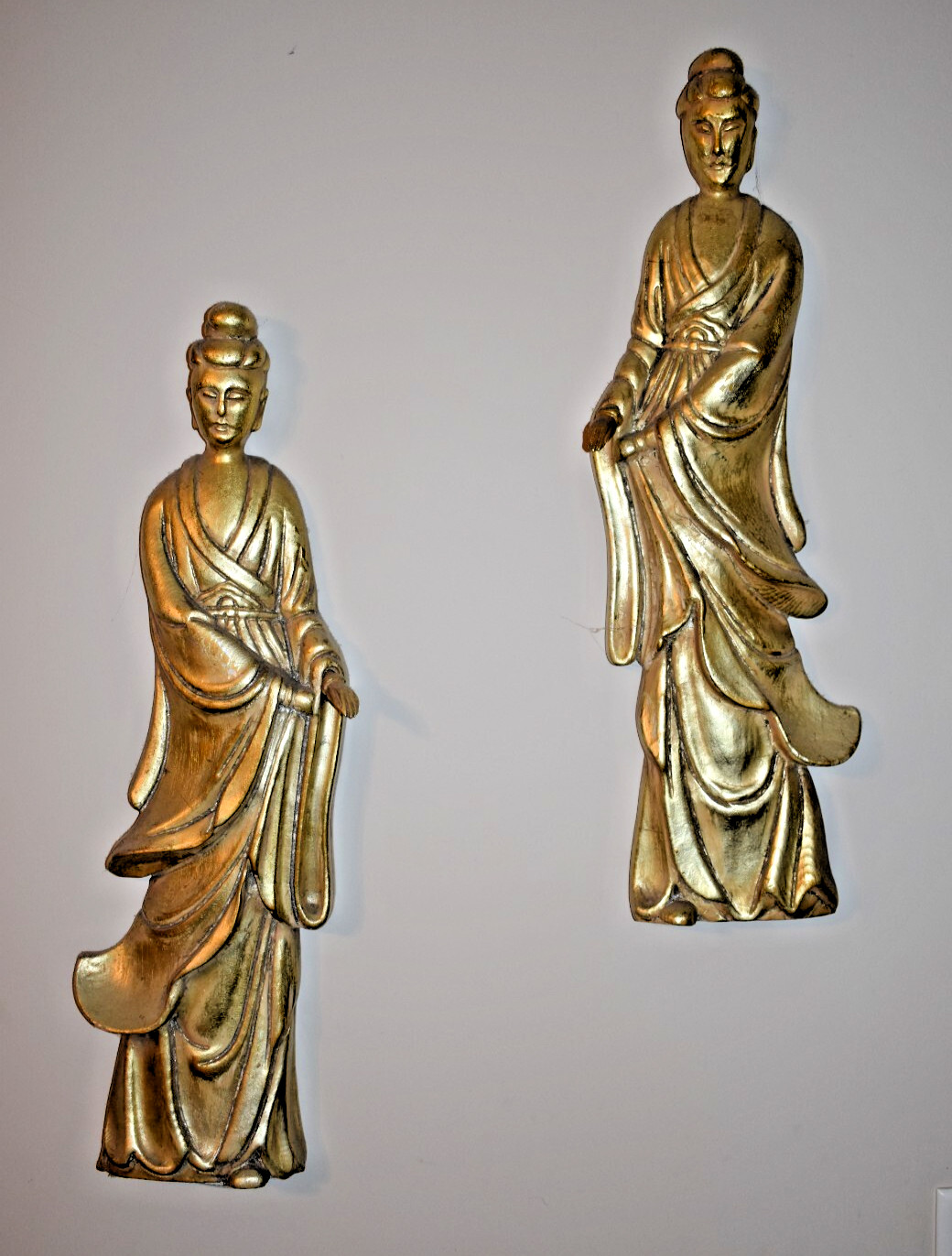 22" ANT./VINTAGE HANDCARVED WOODEN GOLD LEAF CHINESE BEAUTIES CIRCA-1960 PLAQUES 22" ANT./VINTAGE HANDCARVED WOODEN GOLD LEAF CHINESE BEAUTIES CIRCA-1960 PLAQUES