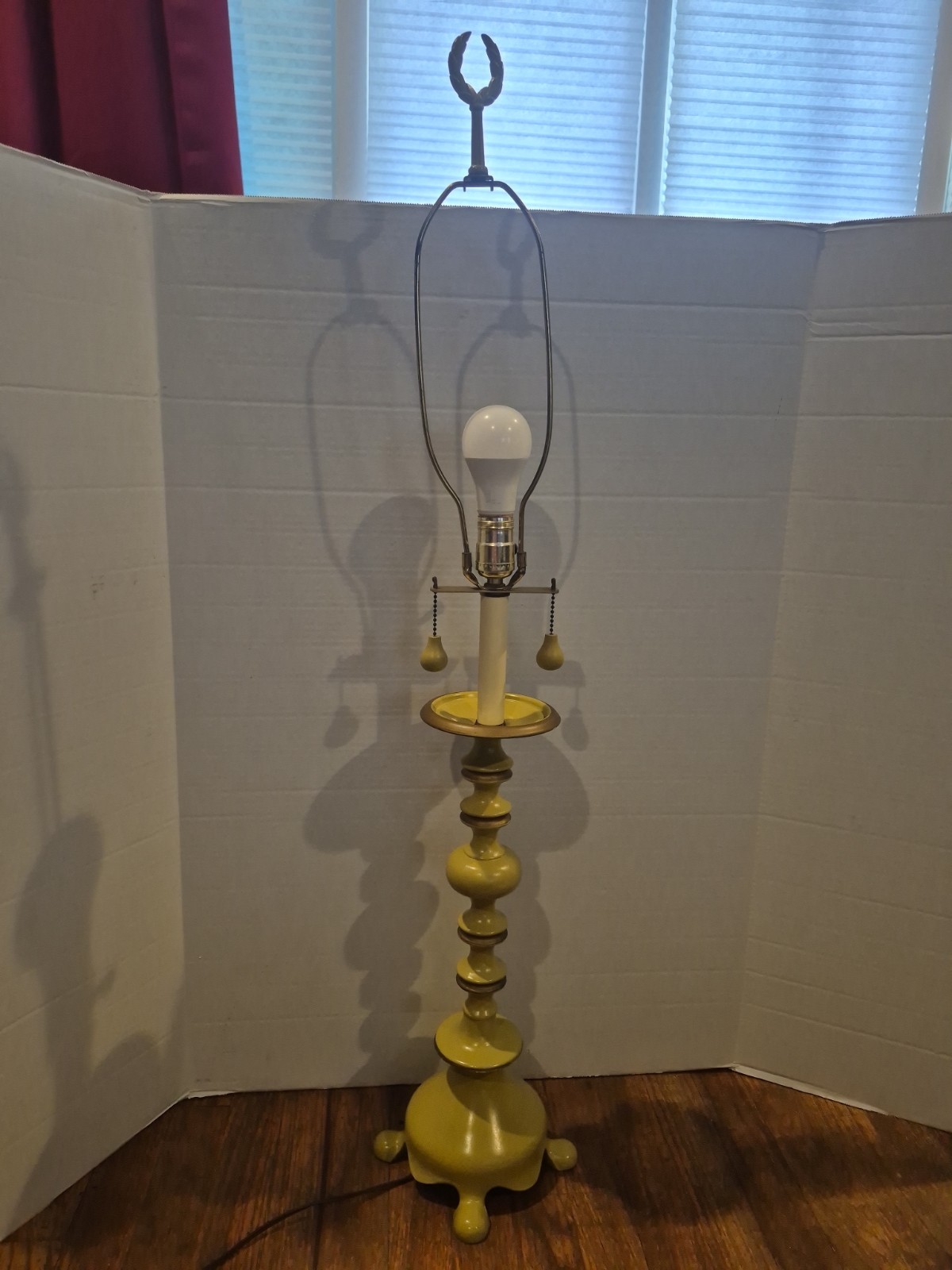 VTG MCM 40" Yellow Candlestick Style Metal Tablelamp W/ Decorative Pulls RARE 