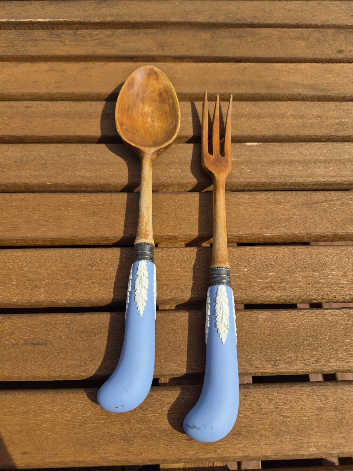 Antique Wedgwood Jasperware Serving Spoon And Fork Wooden Tops Antique Wedgwood Jasperware Serving Spoon And Fork Wooden Tops