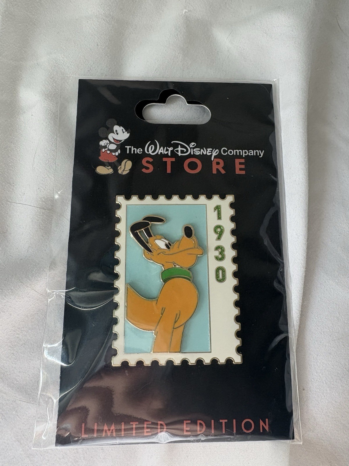 Disney DEC TWDC Pluto Commemorative Animal Stamps 2026 LE 300 Disney DEC TWDC Pluto Commemorative Animal Stamps 2026 LE 300
